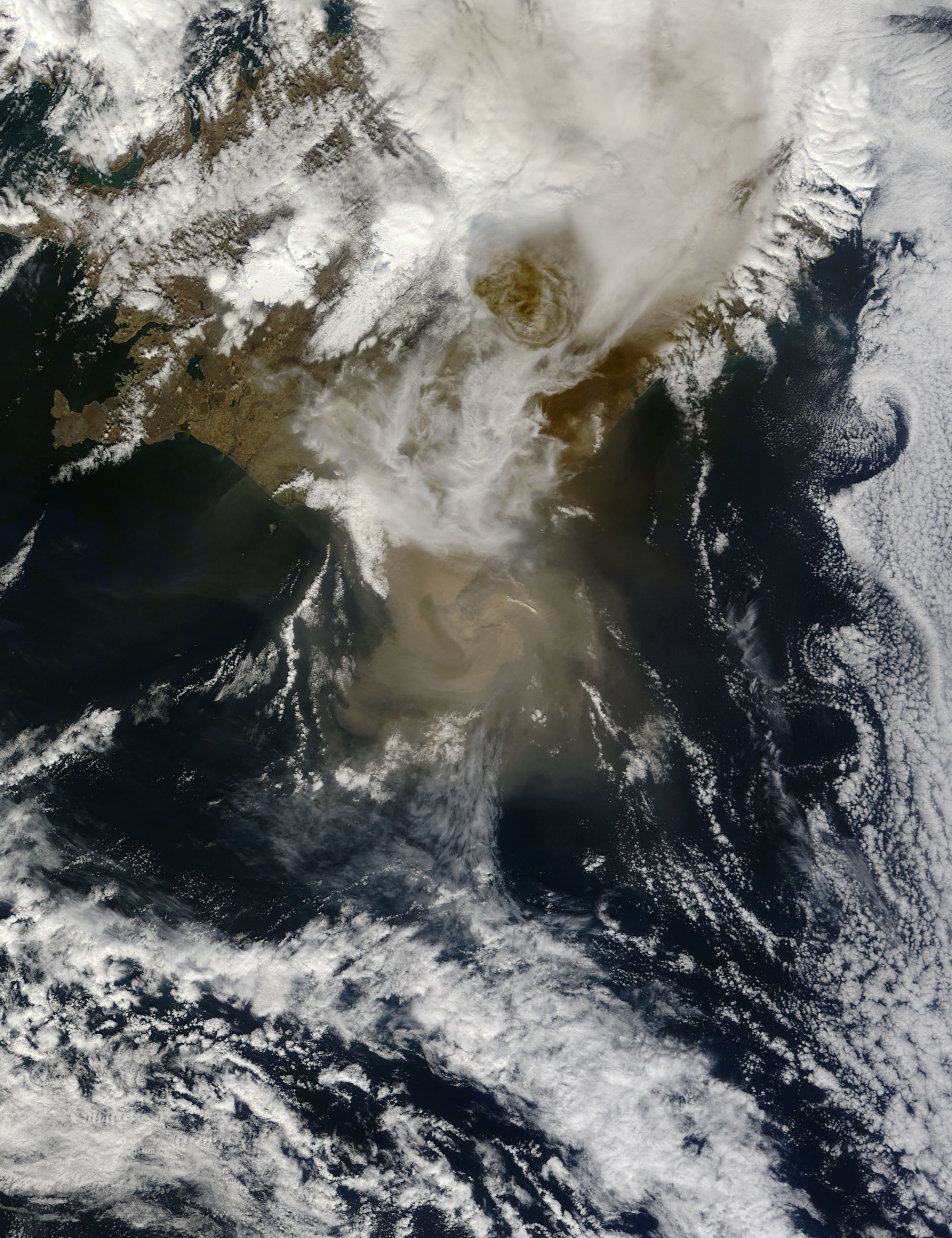 Ash plume from Grímsvötn Volcano, Iceland - related image preview