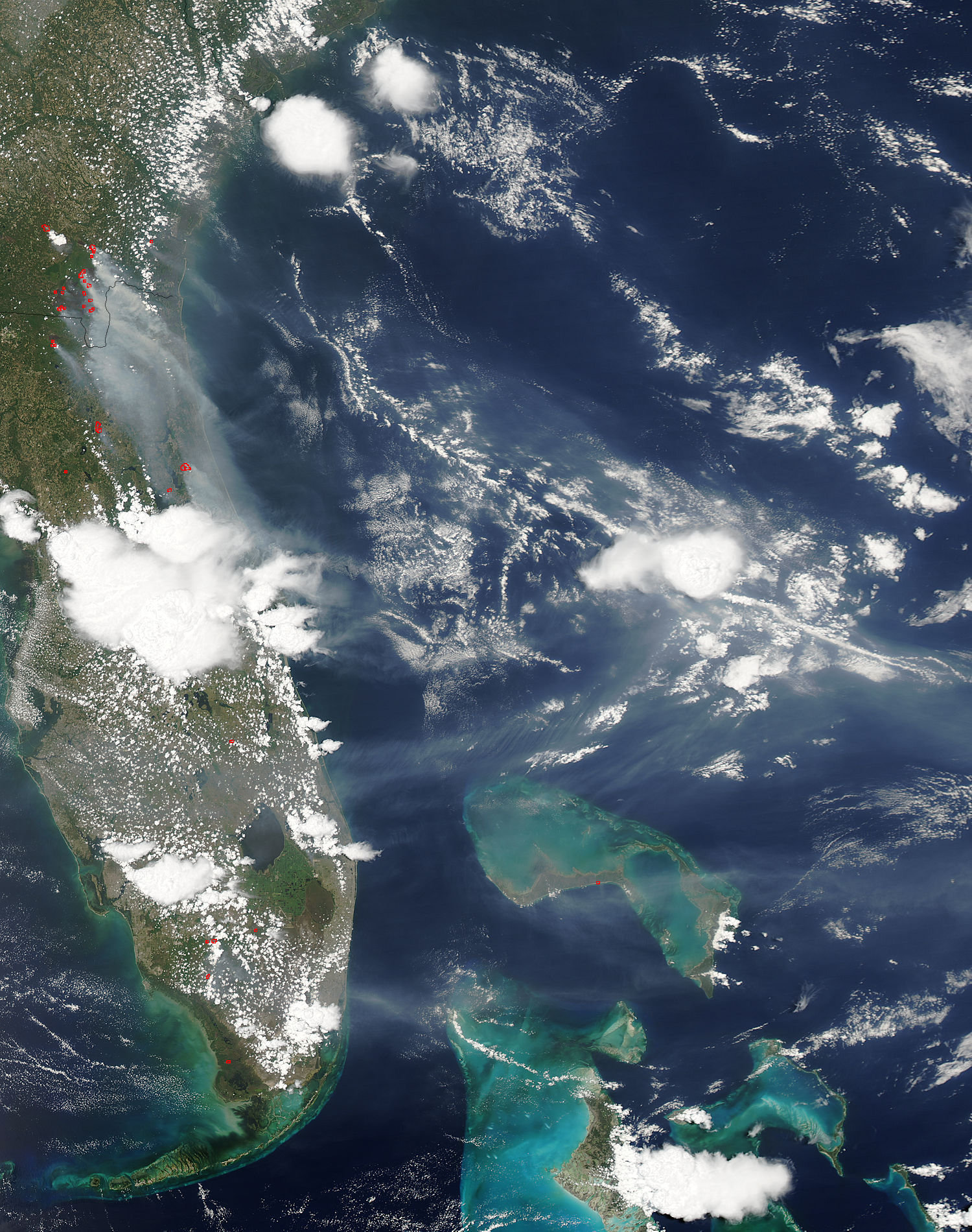 Smoke over the Atlantic from fires in Georgia and Florida - related image preview
