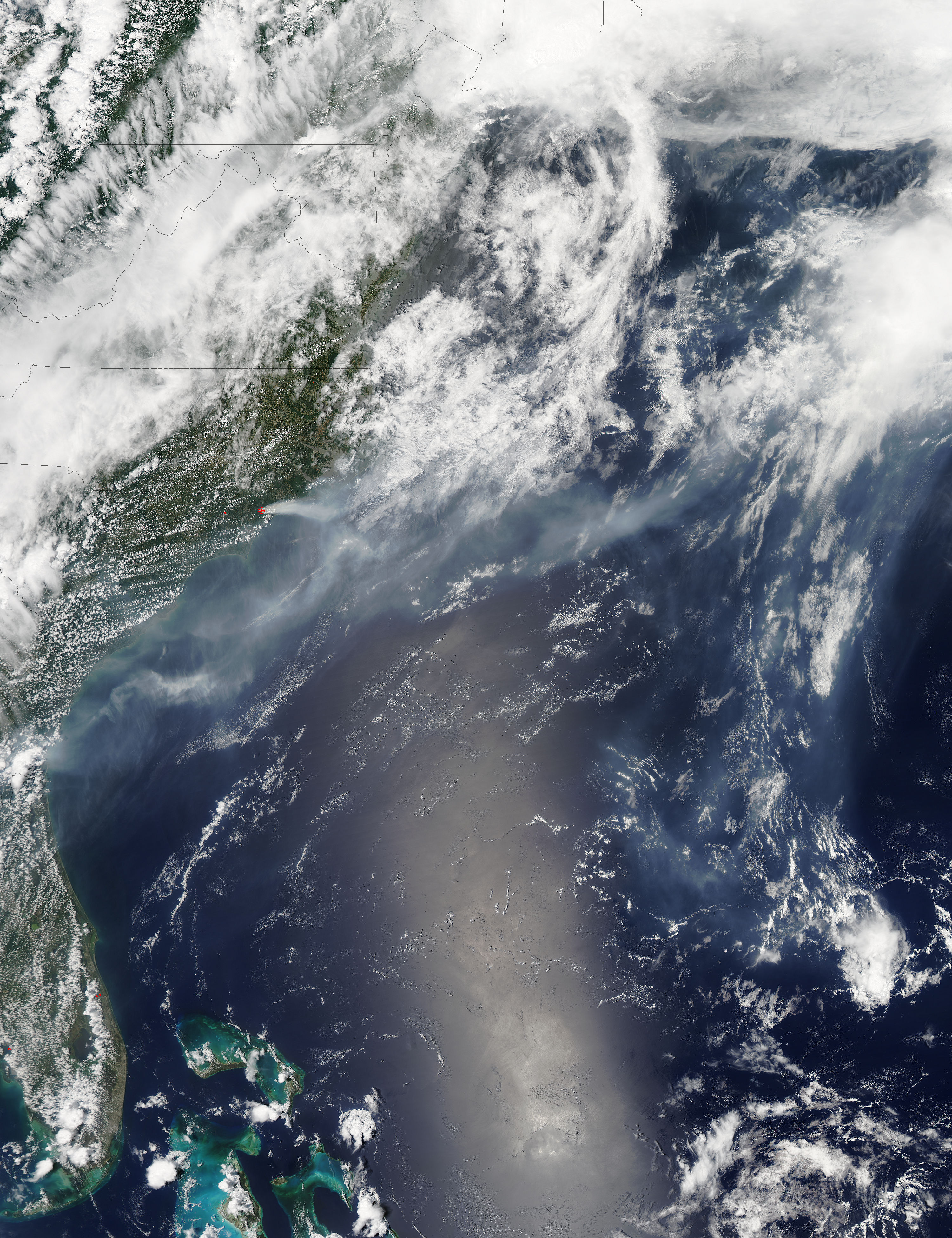 Smoke from southeastern US fires over the Atlantic Ocean - related image preview