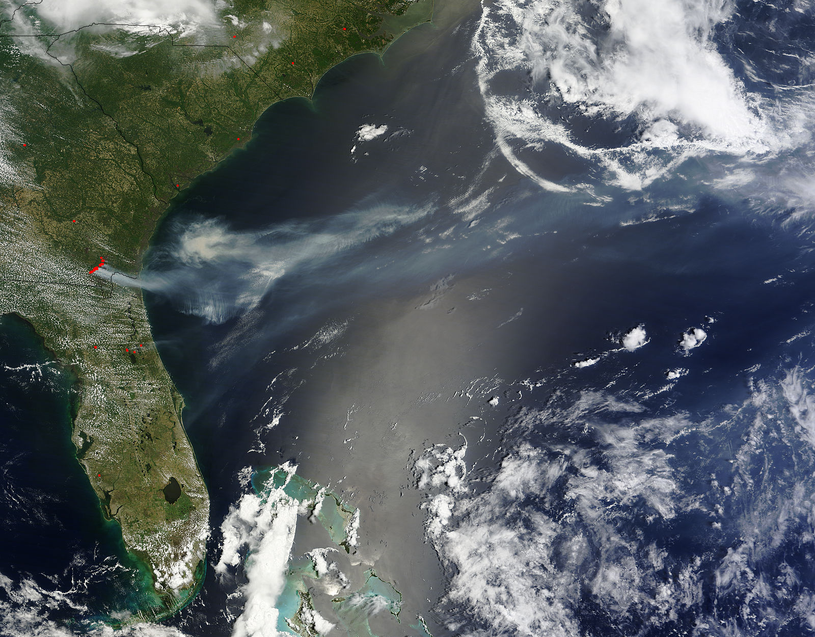 Smoke over the Atlantic from fires in Georgia and Florida - related image preview