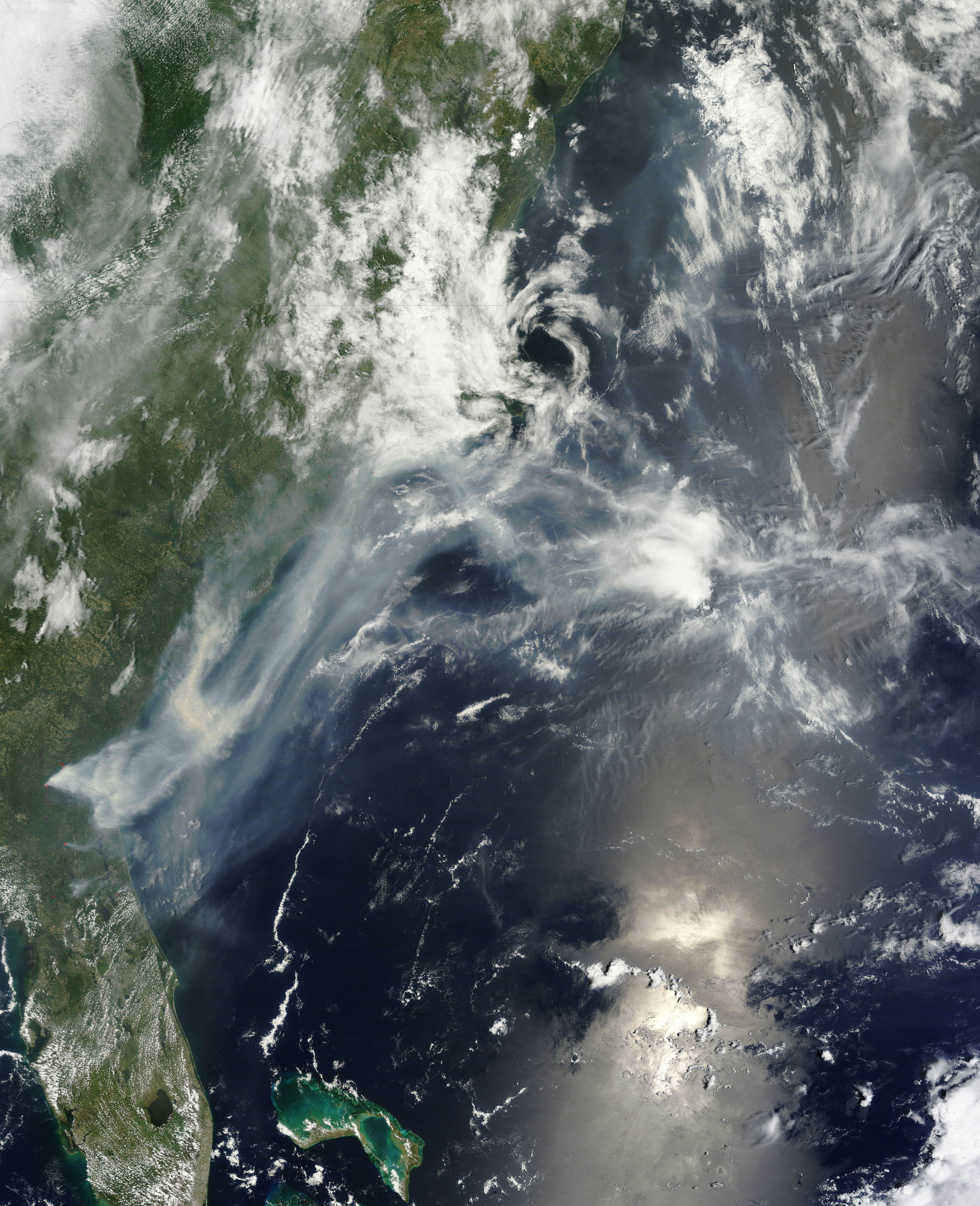 Smoke over the Atlantic from fires in Georgia and Florida - related image preview