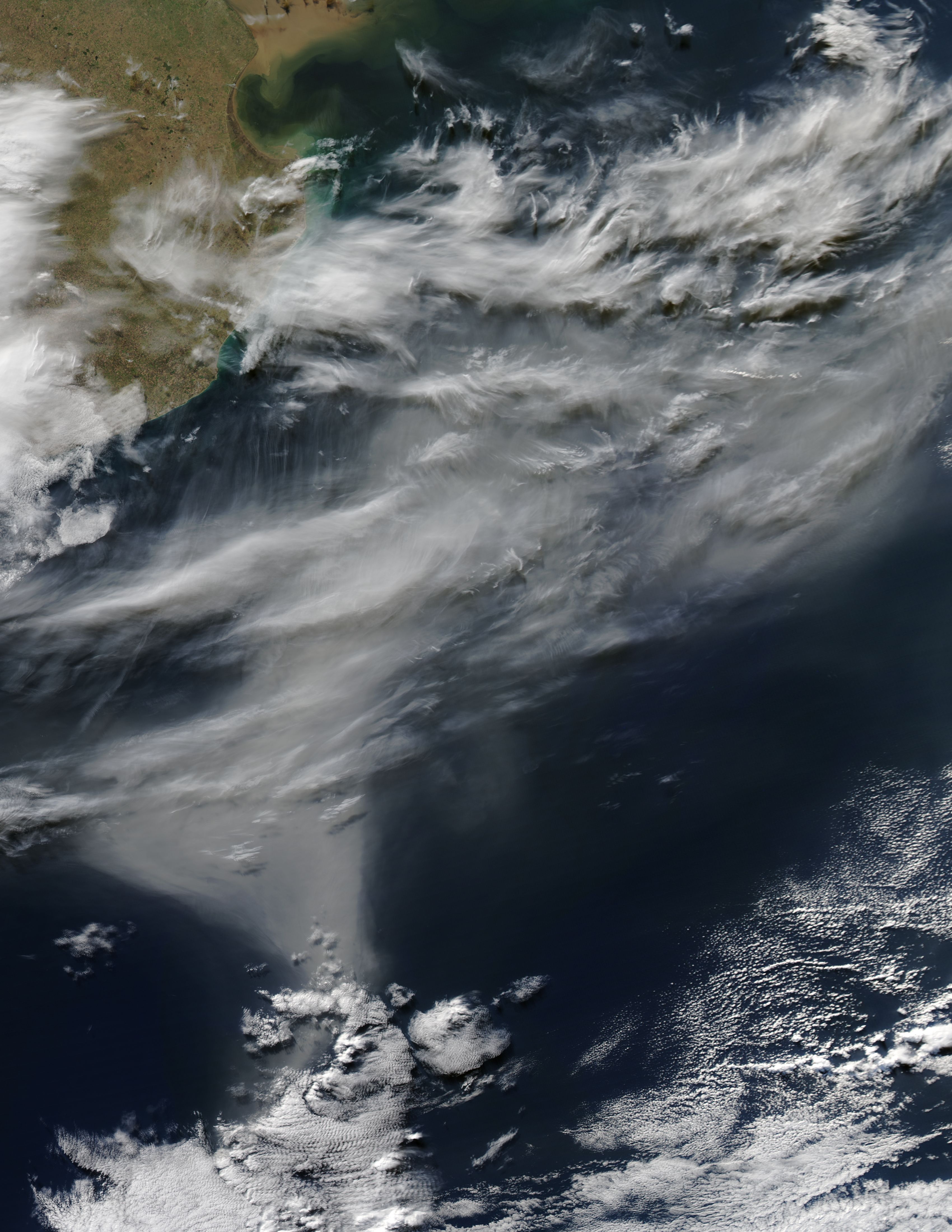 Windblown ash from Puyehue-Cordón Caulle (Chile) over the Atlantic Ocean - related image preview