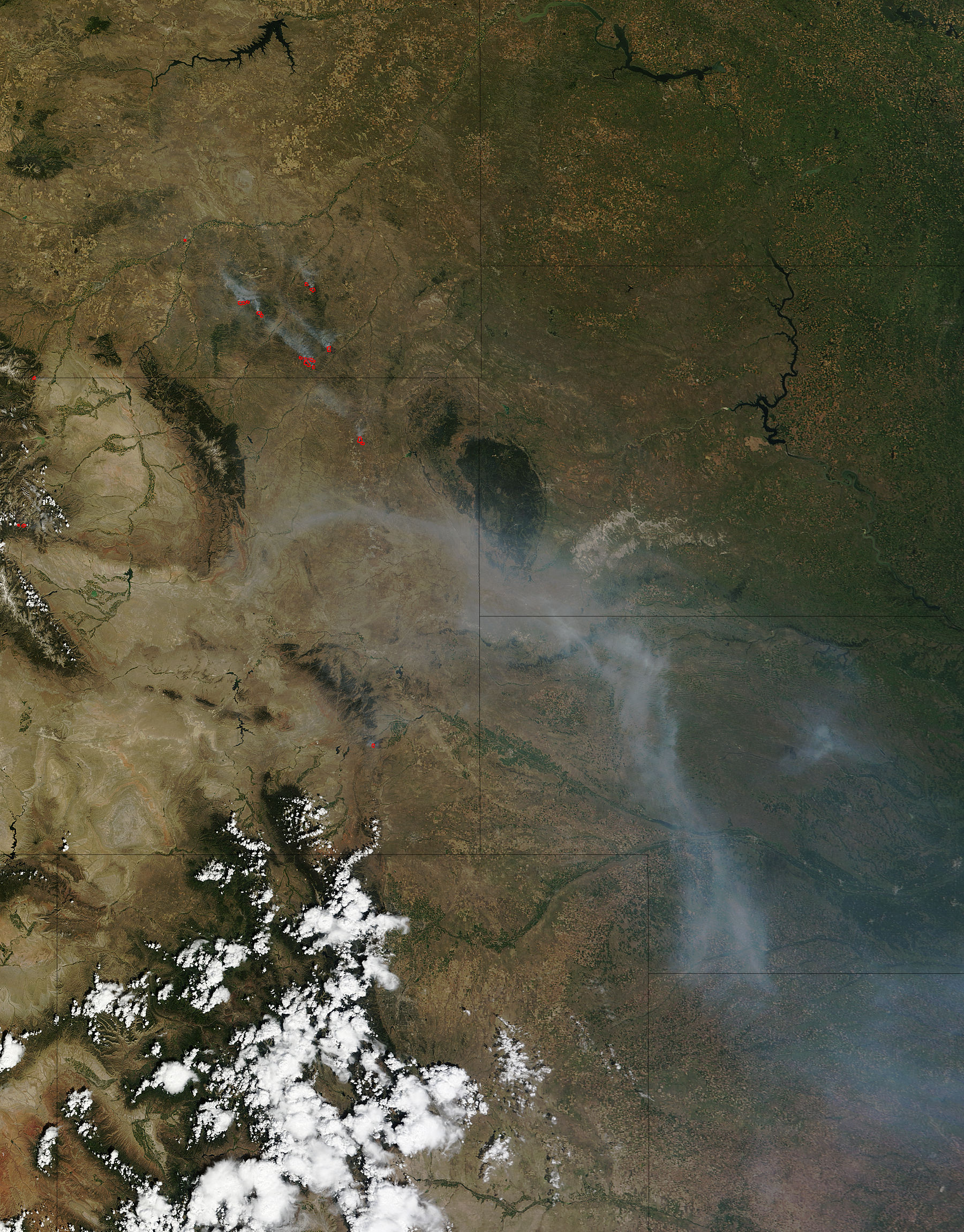 Fires and smoke in north central United States - related image preview