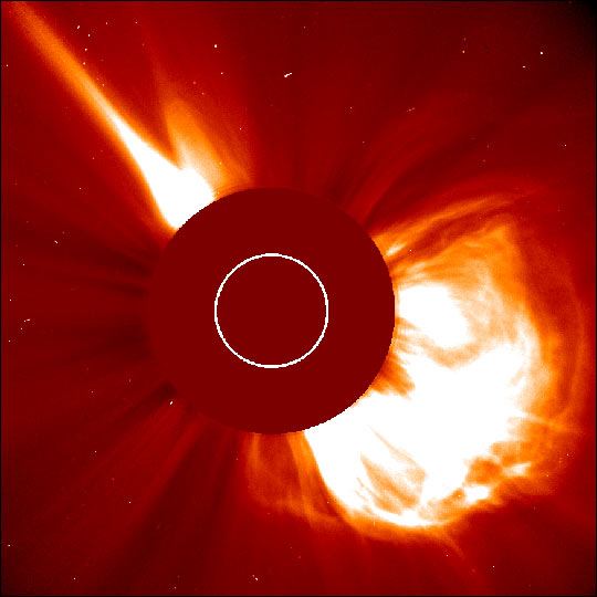 Massive Flare Erupts on Sun