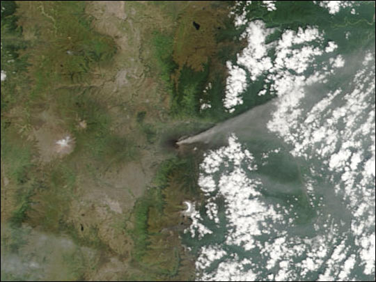 Tungurahua Volcano Erupts in Ecuador