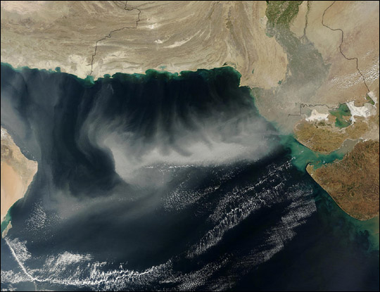 Dust Sweeps across the Arabian Sea