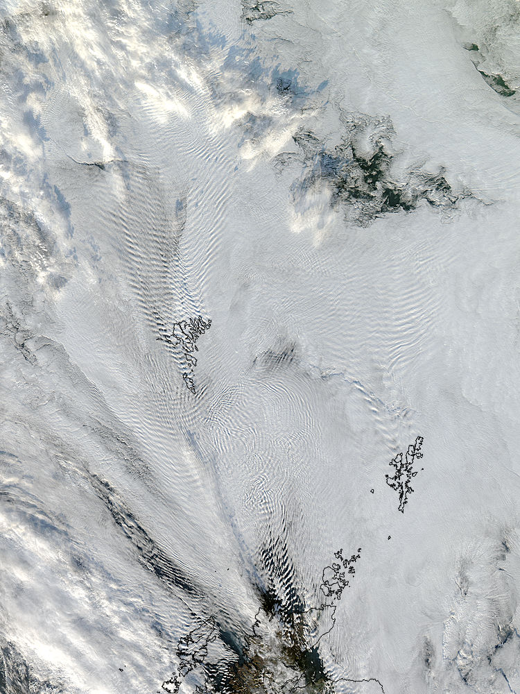 Ship-wave-shape wave clouds in the North Sea - related image preview