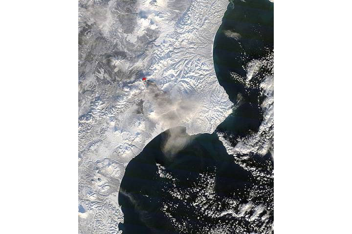 Ash plume from Kizimen, Kamchatka Peninsula, eastern Russia (morning overpass) - selected child image