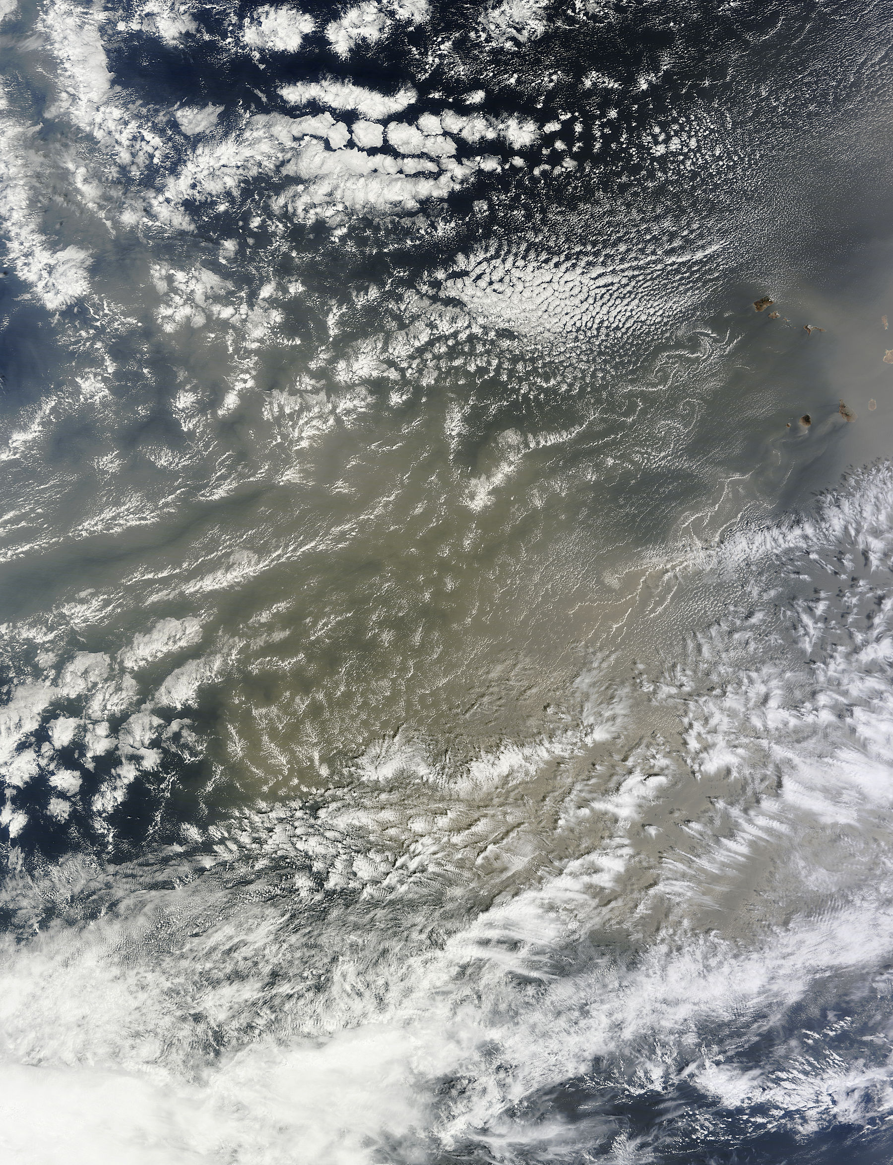 Saharan dust over the Atlantic Ocean - related image preview