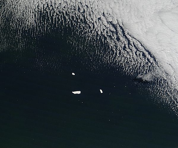 Icebergs in the South Atlantic Ocean - related image preview