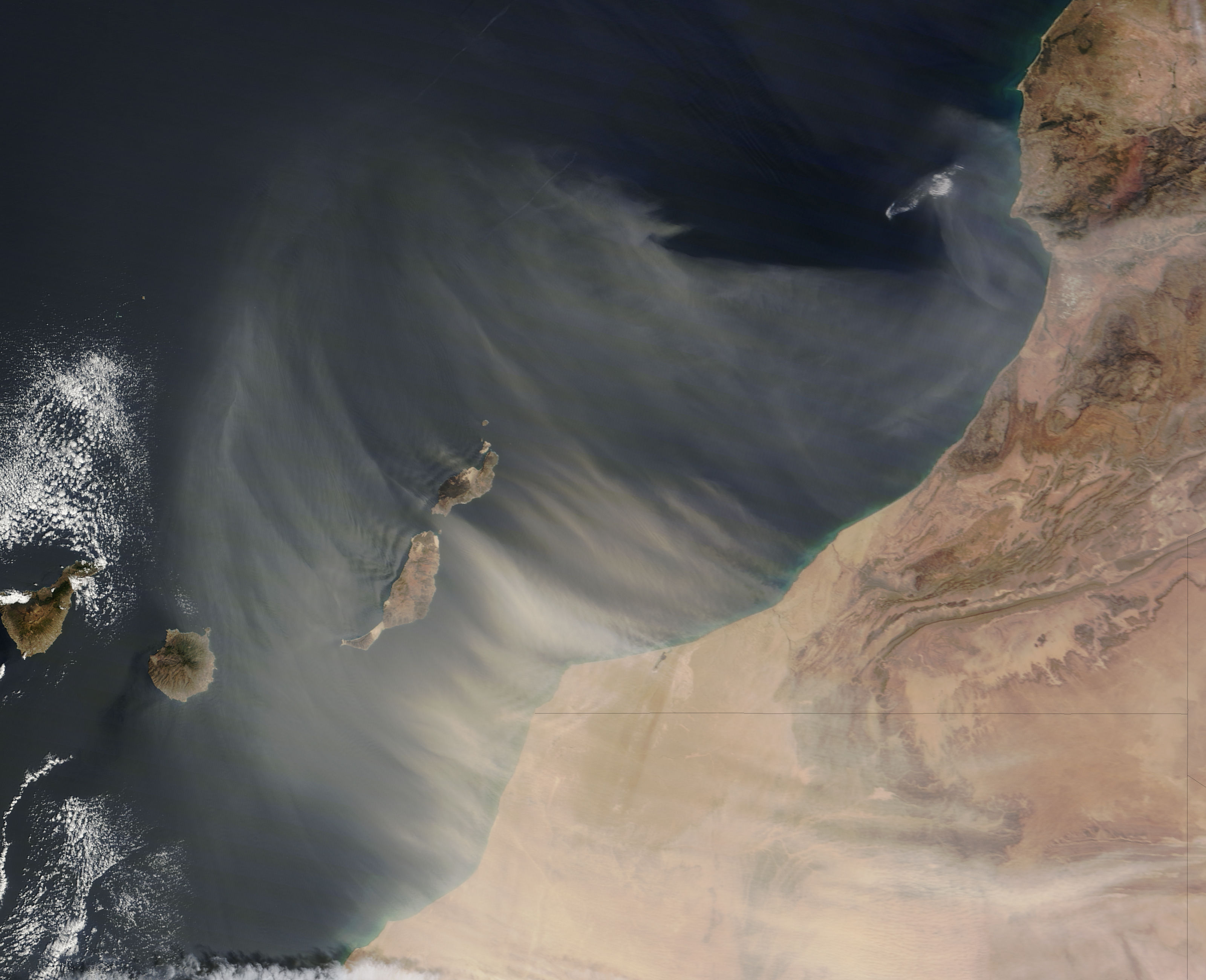 Dust storm over the Canary Islands - related image preview