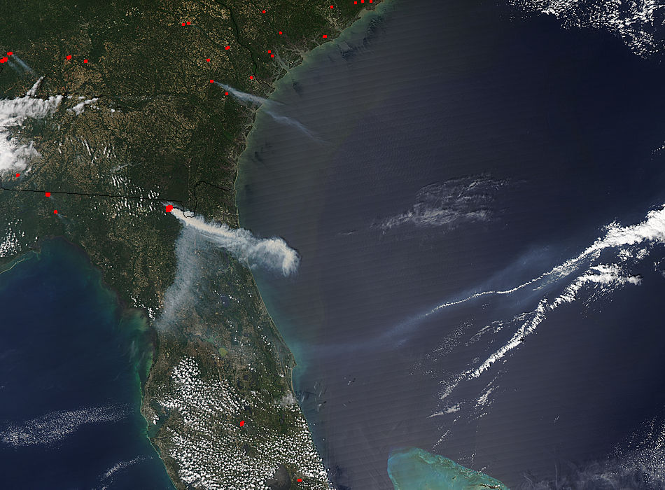 Smoke from the County Line Fire, northern Florida - related image preview