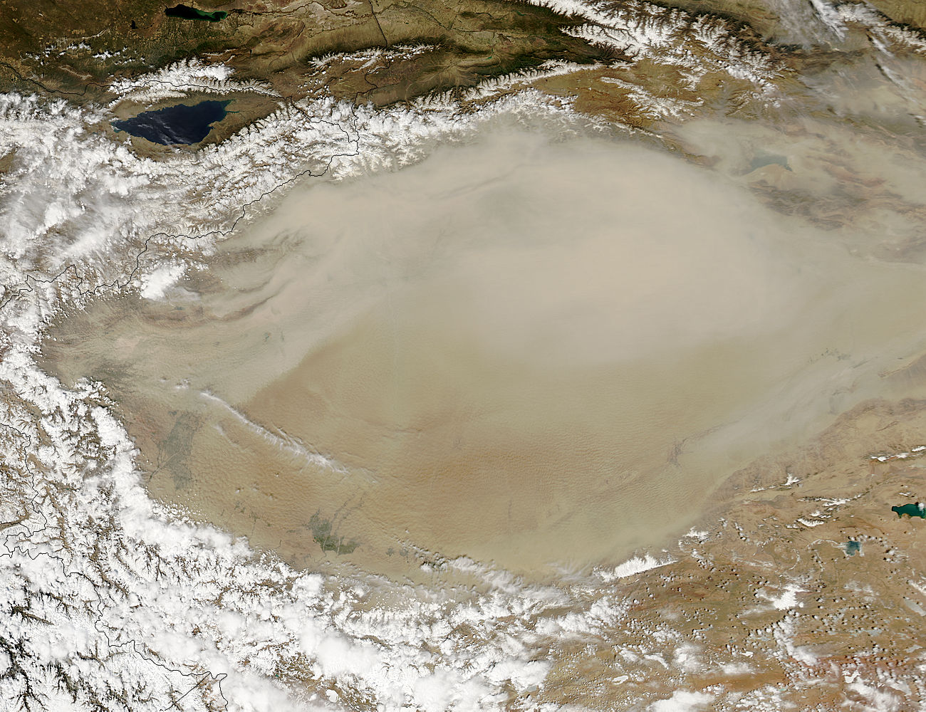 Dust storm in Taklimakan Desert, Western China - related image preview
