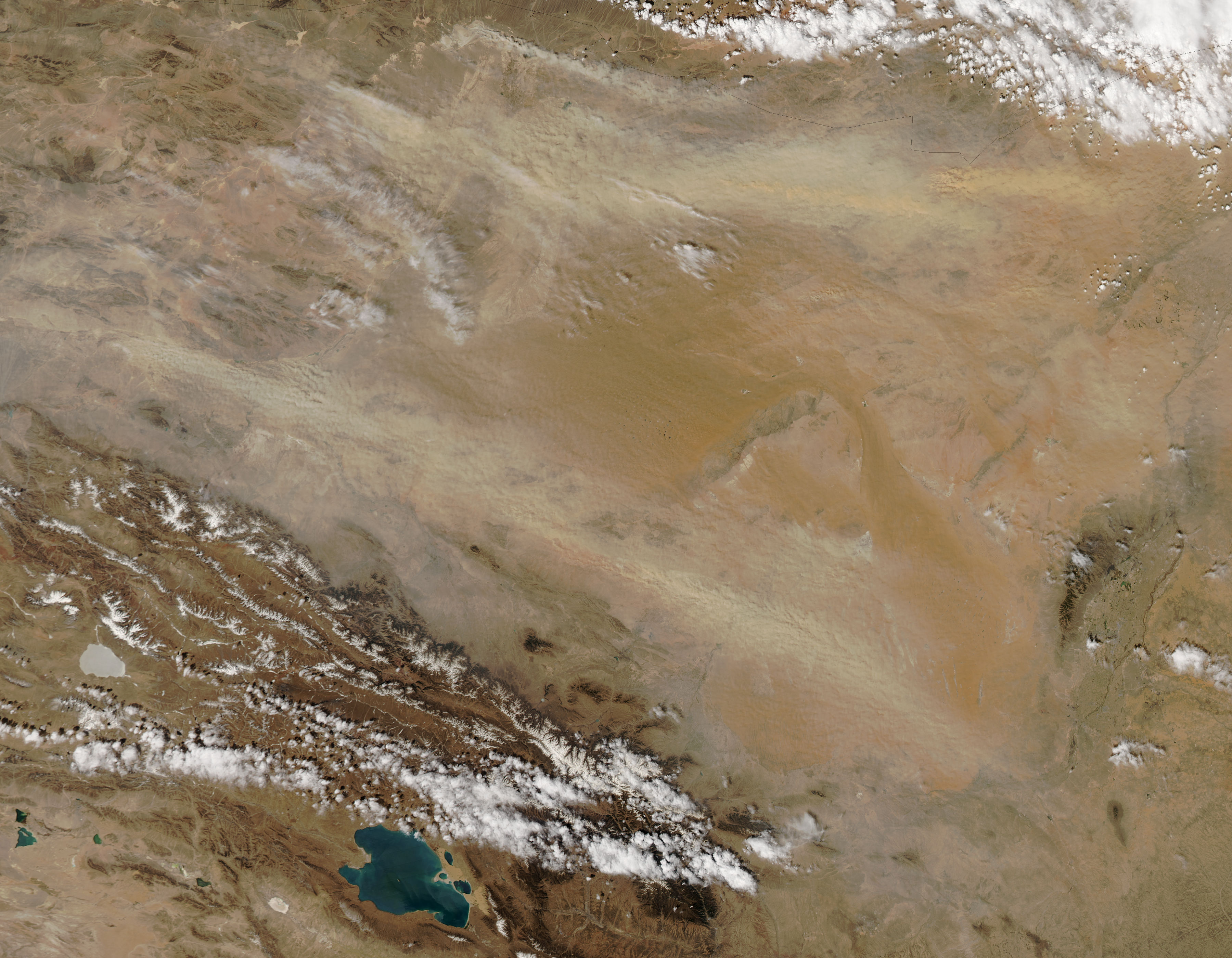 Dust storm in the Gobi Desert - related image preview