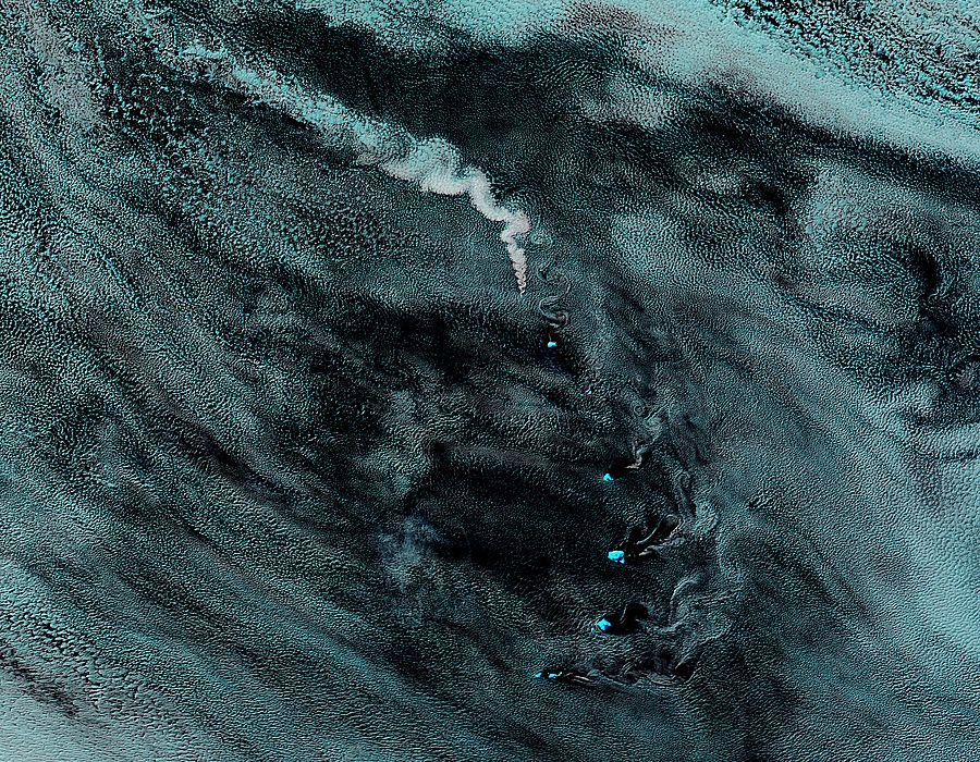 Plume from Zavodovski volcano, South Sandwich Islands (false color) - related image preview