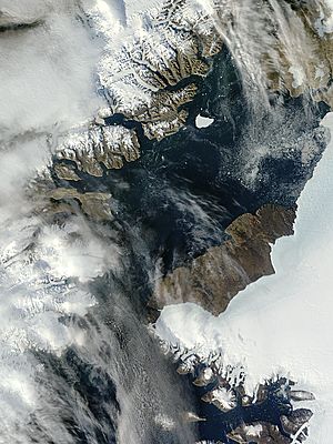 Iceberg from Petermann Glacier, northern Greenland - related image preview