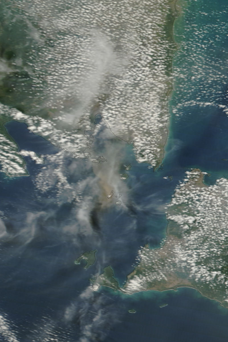 Plume from Mount Anak Krakatau, Indonesia - related image preview