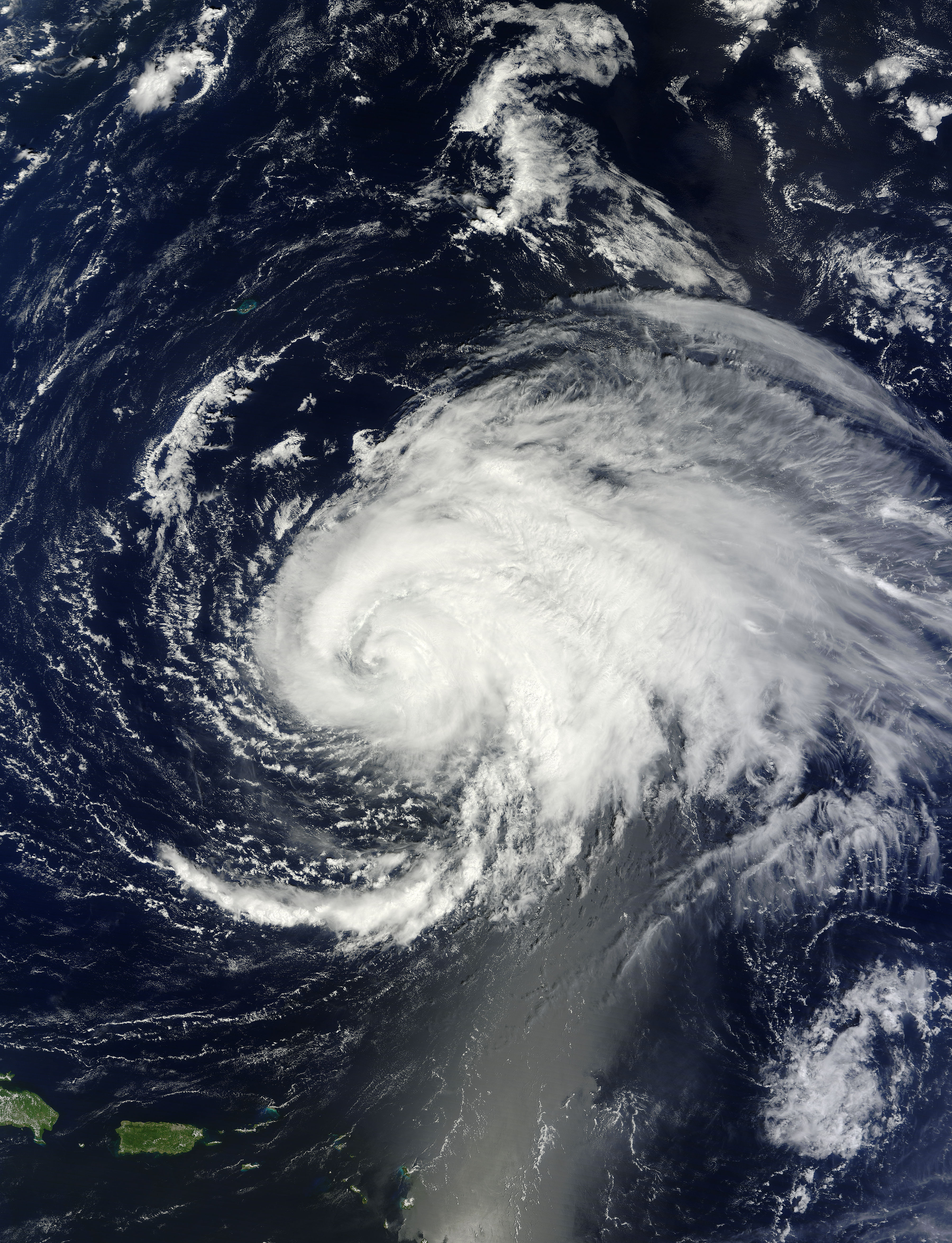 Hurricane  Leslie (12L) in the Atlantic Ocean - related image preview