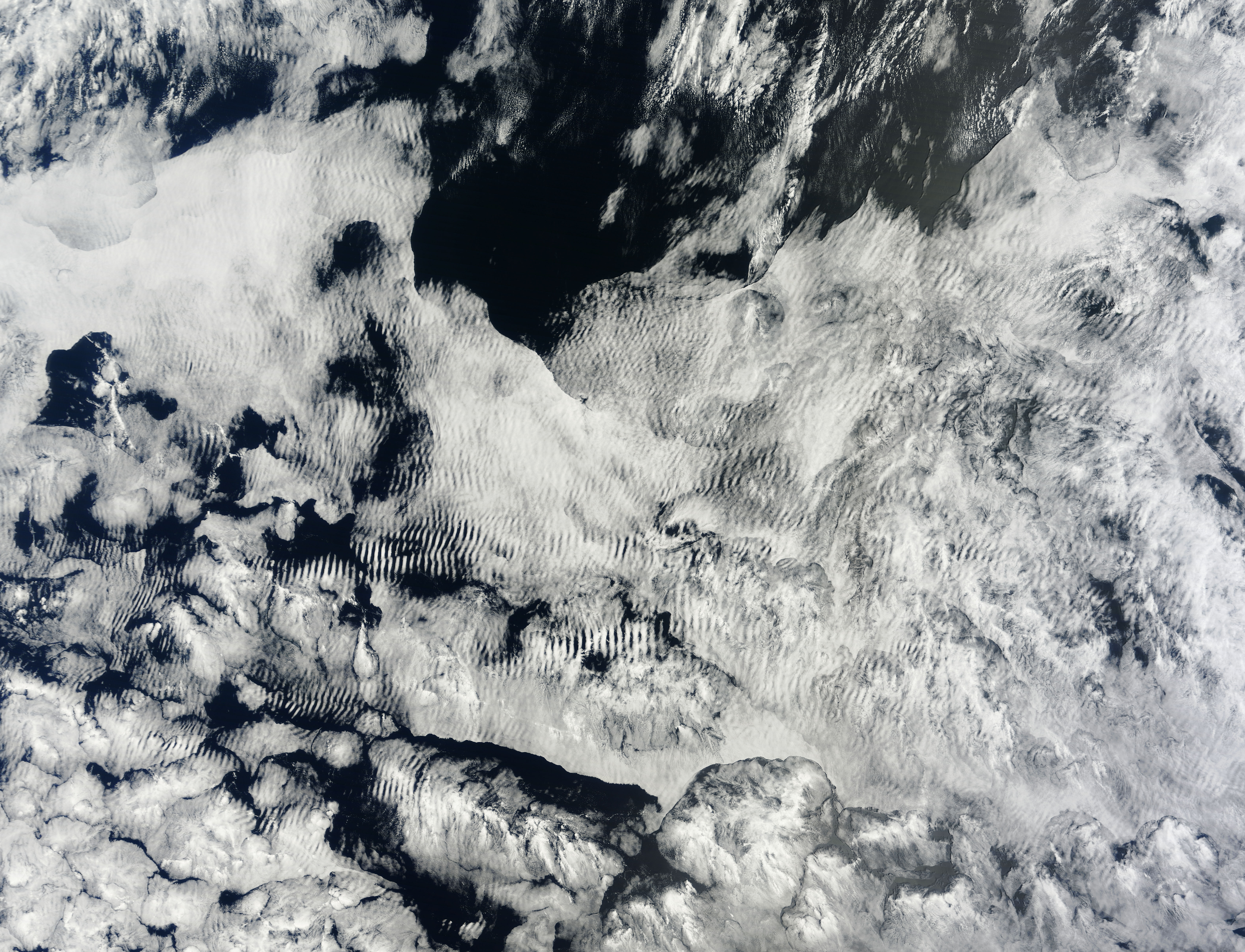 Cloud patterns in the eastern Pacific Ocean - related image preview