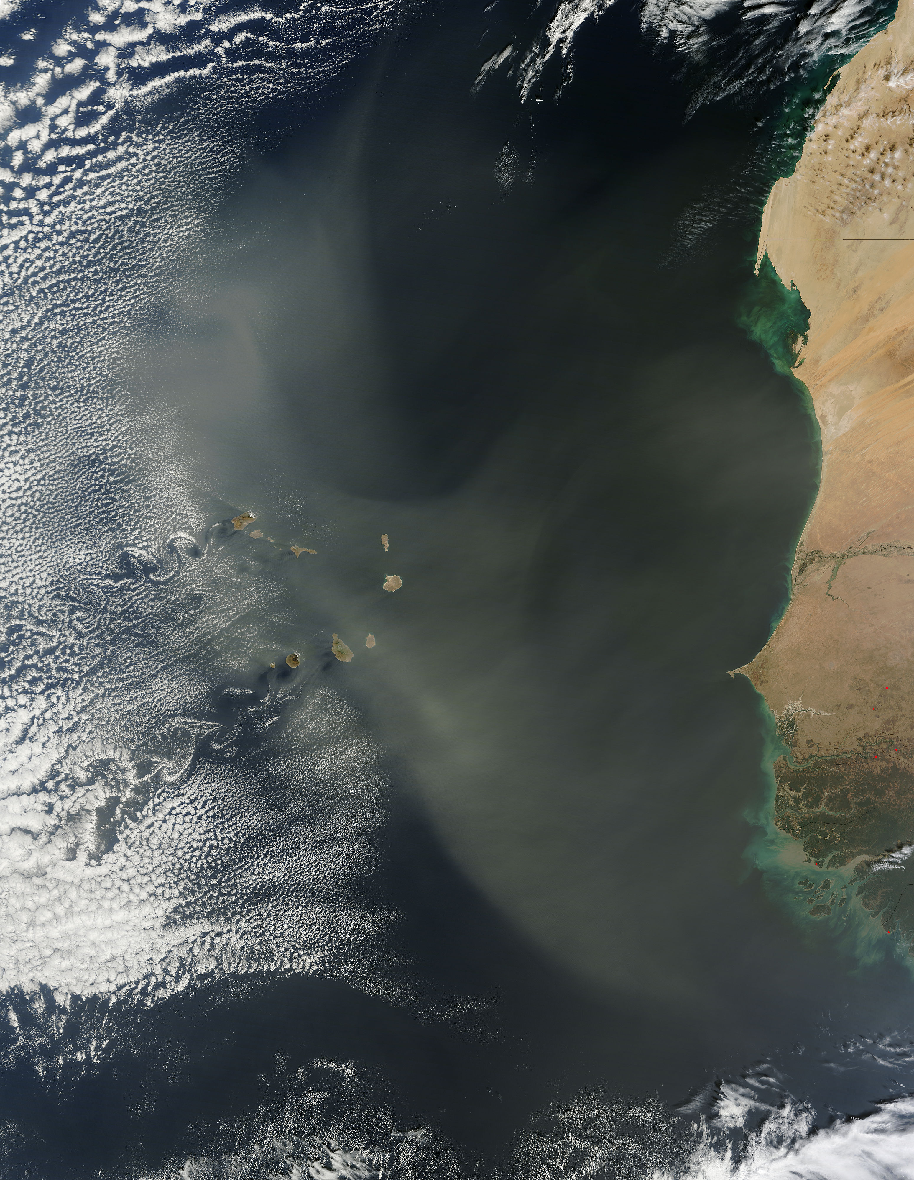 Dust storm off West Africa (morning overpass) - related image preview