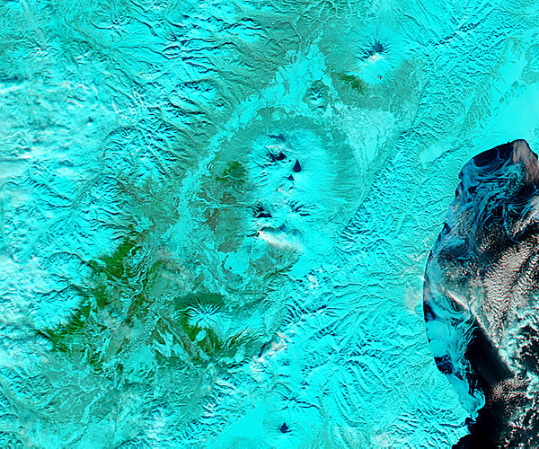 Plume from Plosky Tolbachik, Kamchatka Peninsula, eastern Russia (false color) - related image preview