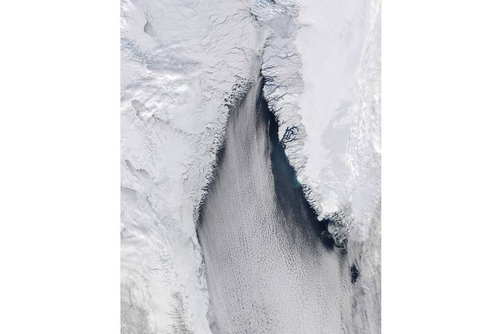 Cloud streets in Davis Strait - related imagethumbnail