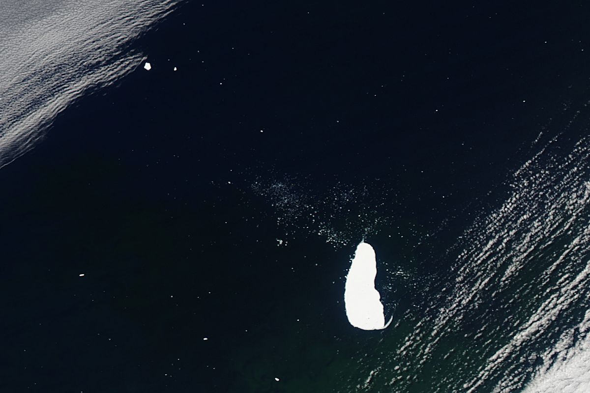 Iceberg C16 in the South Atlantic Ocean (afternoon overpass) - related image preview