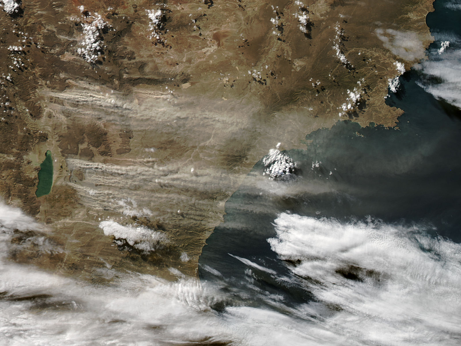 Dust storm in Patagonia - related image preview