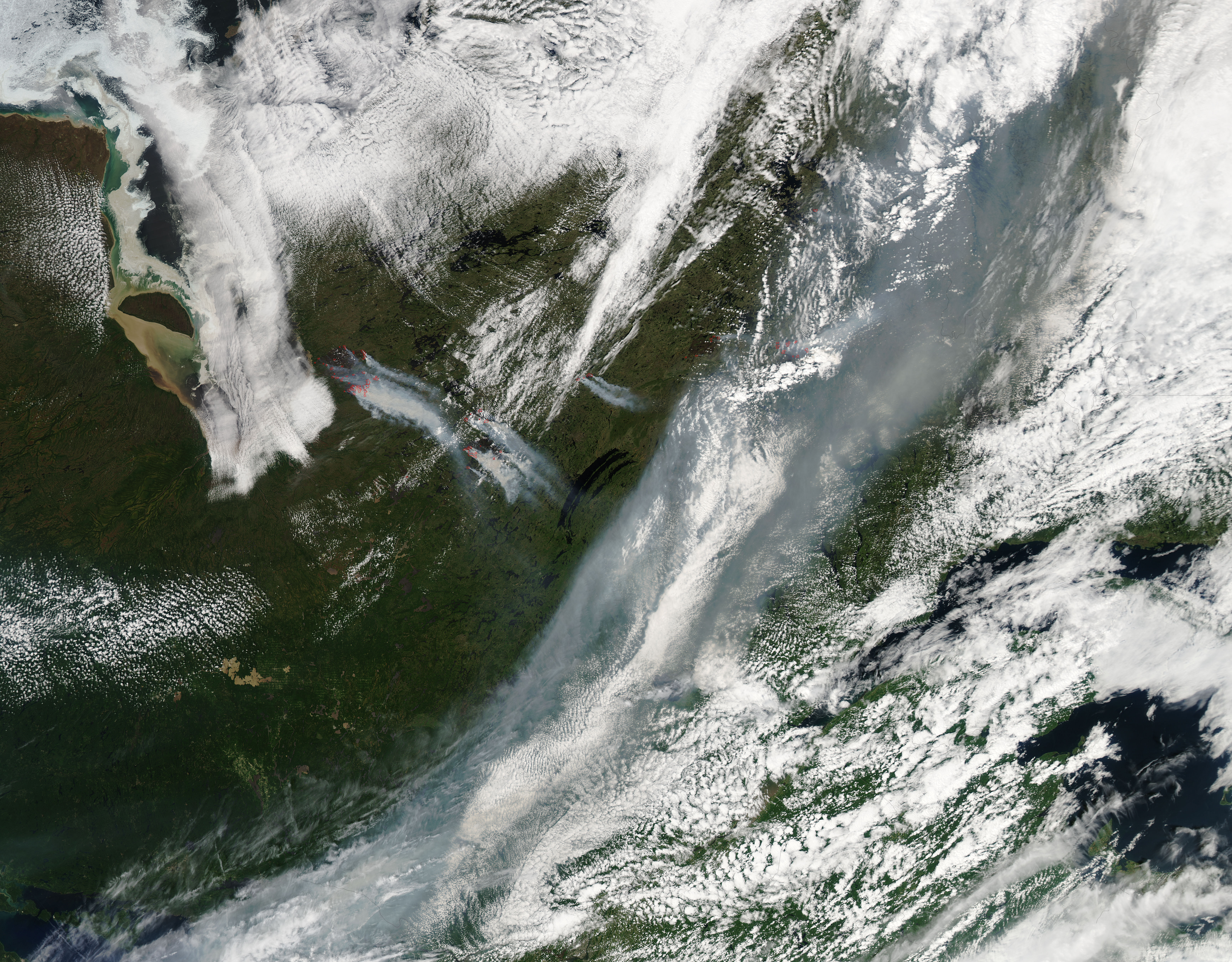 Fires and smoke in eastern Canada - related image preview