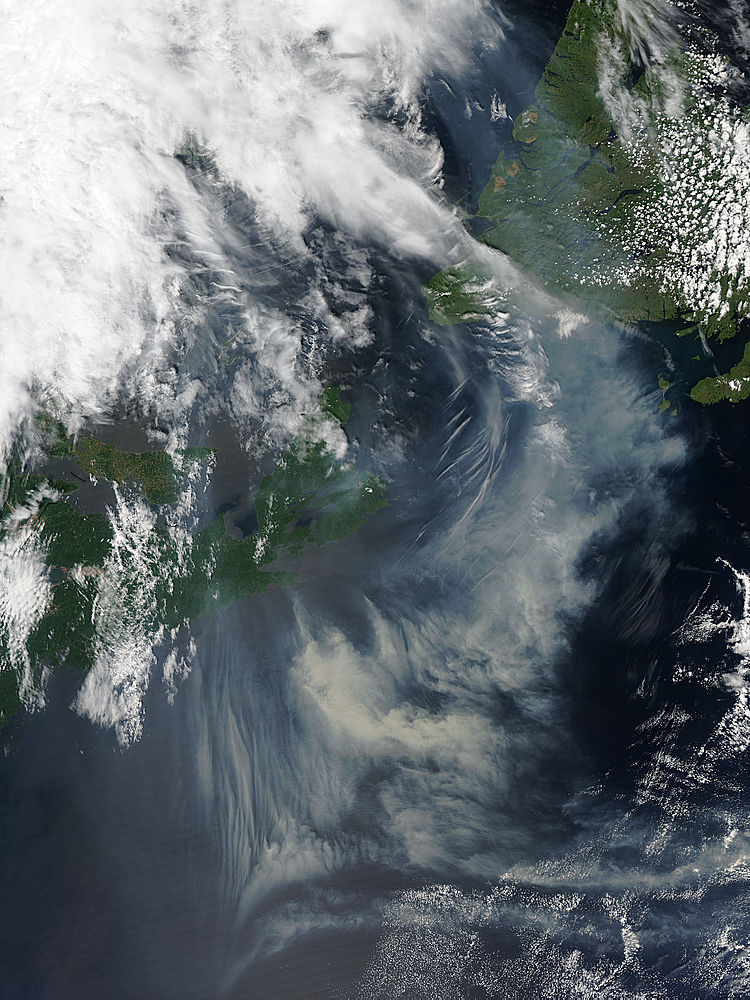 Smoke over the Atlantic Ocean (afternoon overpass) - related image preview