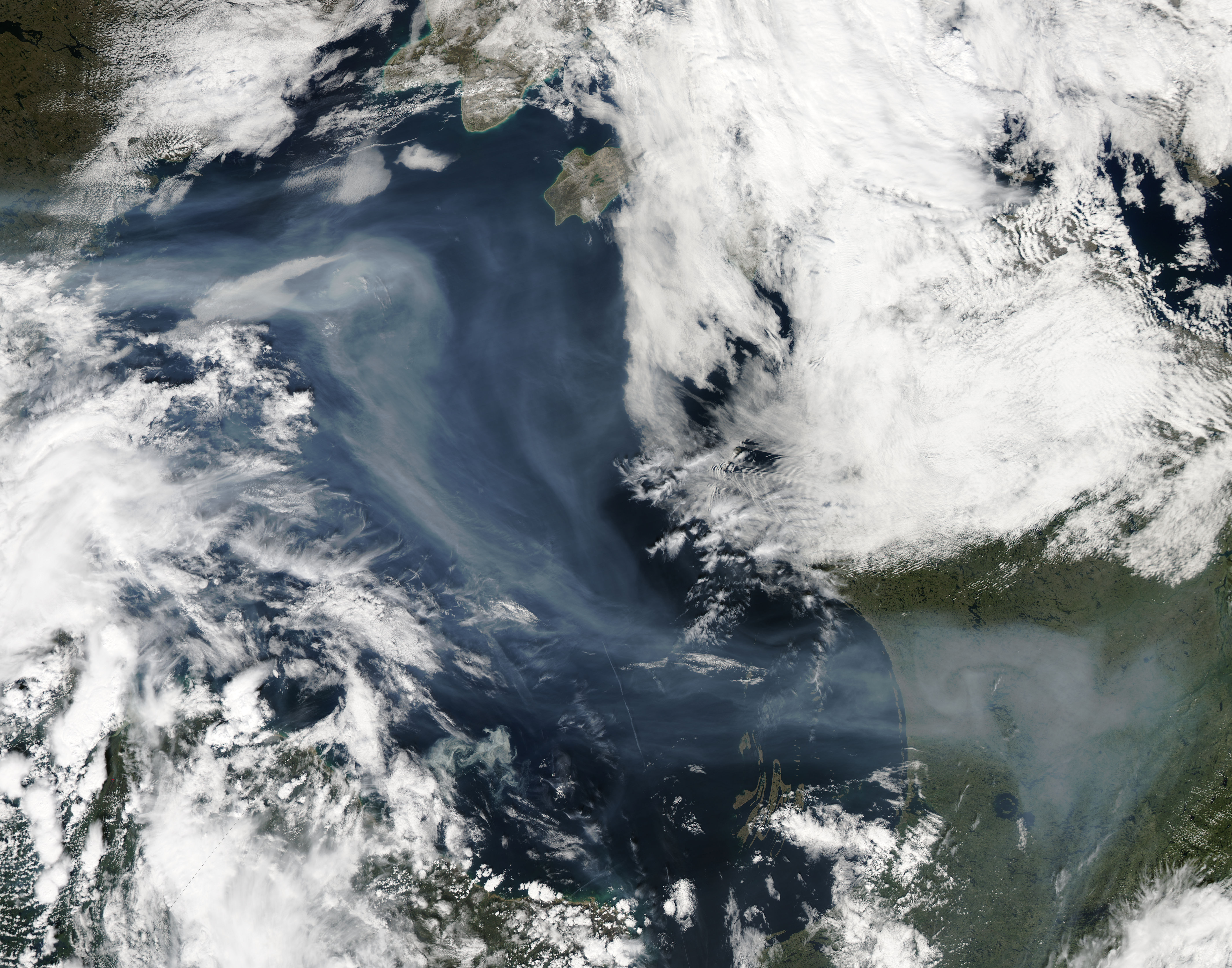 Smoke over Hudson Bay - related image preview