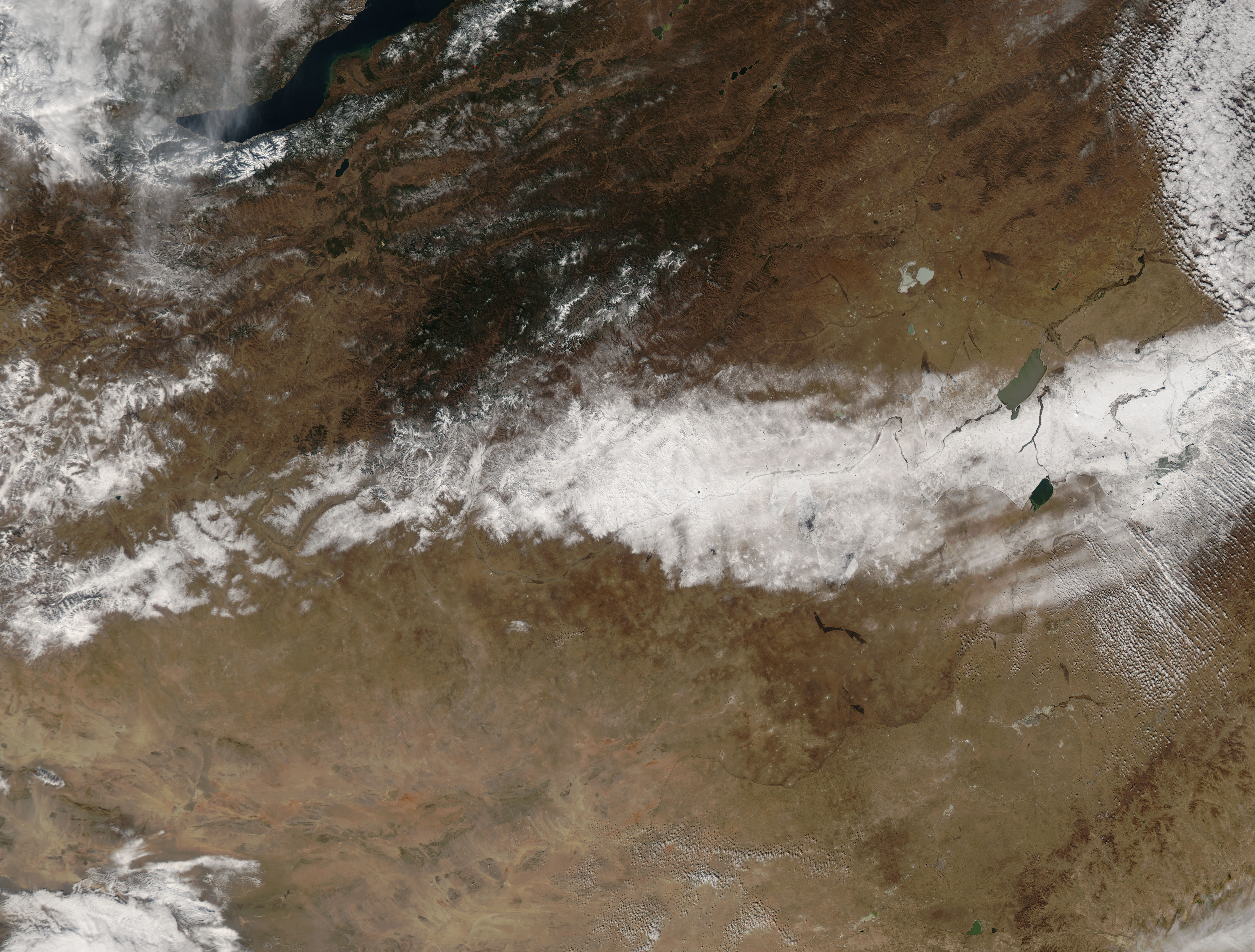 Autumn snow across Mongolia and northern China - related image preview
