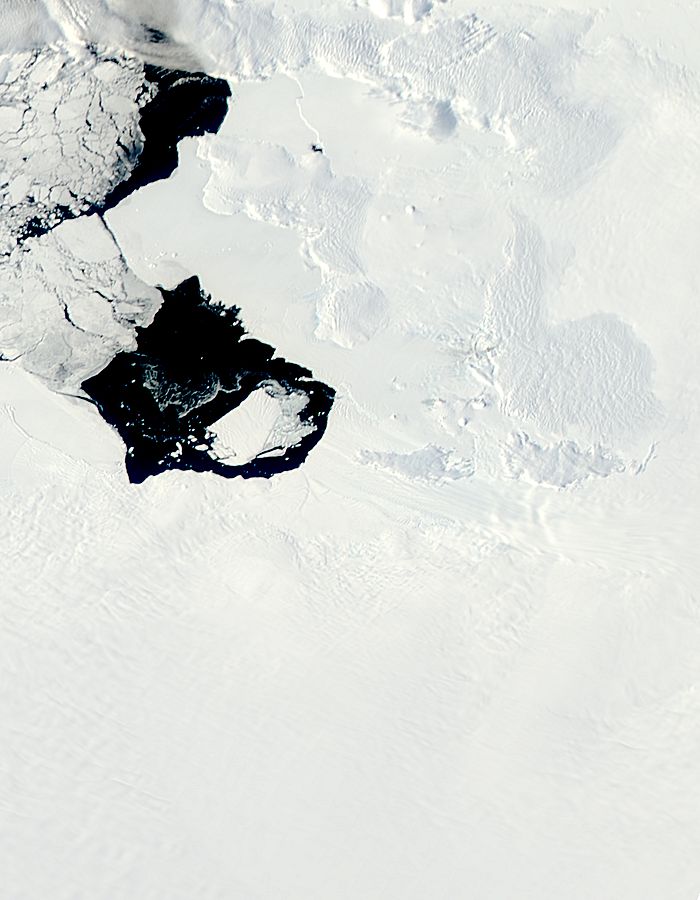 Iceberg from Pine Island Glacier, Antarctica - related image preview