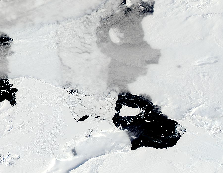 Iceberg from Pine Island Glacier, Antarctica - related image preview