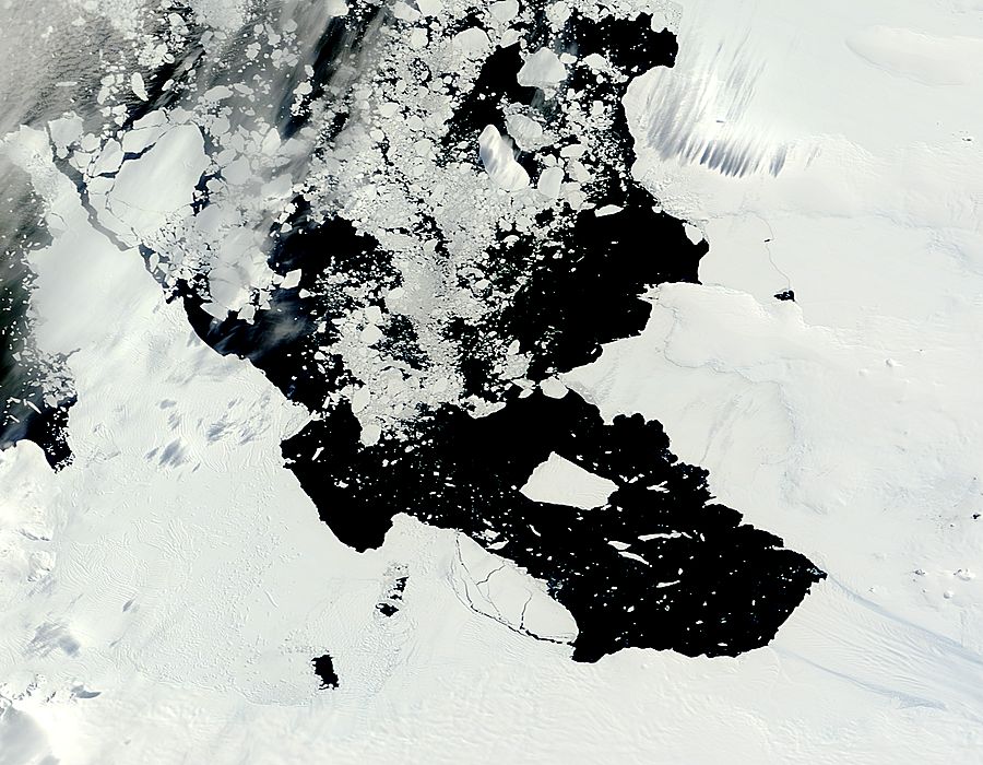 Iceberg from Pine Island Glacier, Antarctica - related image preview