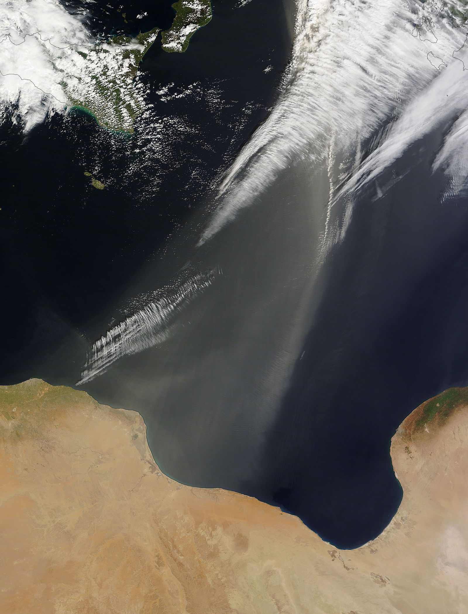 Dust storm off Libya - related image preview