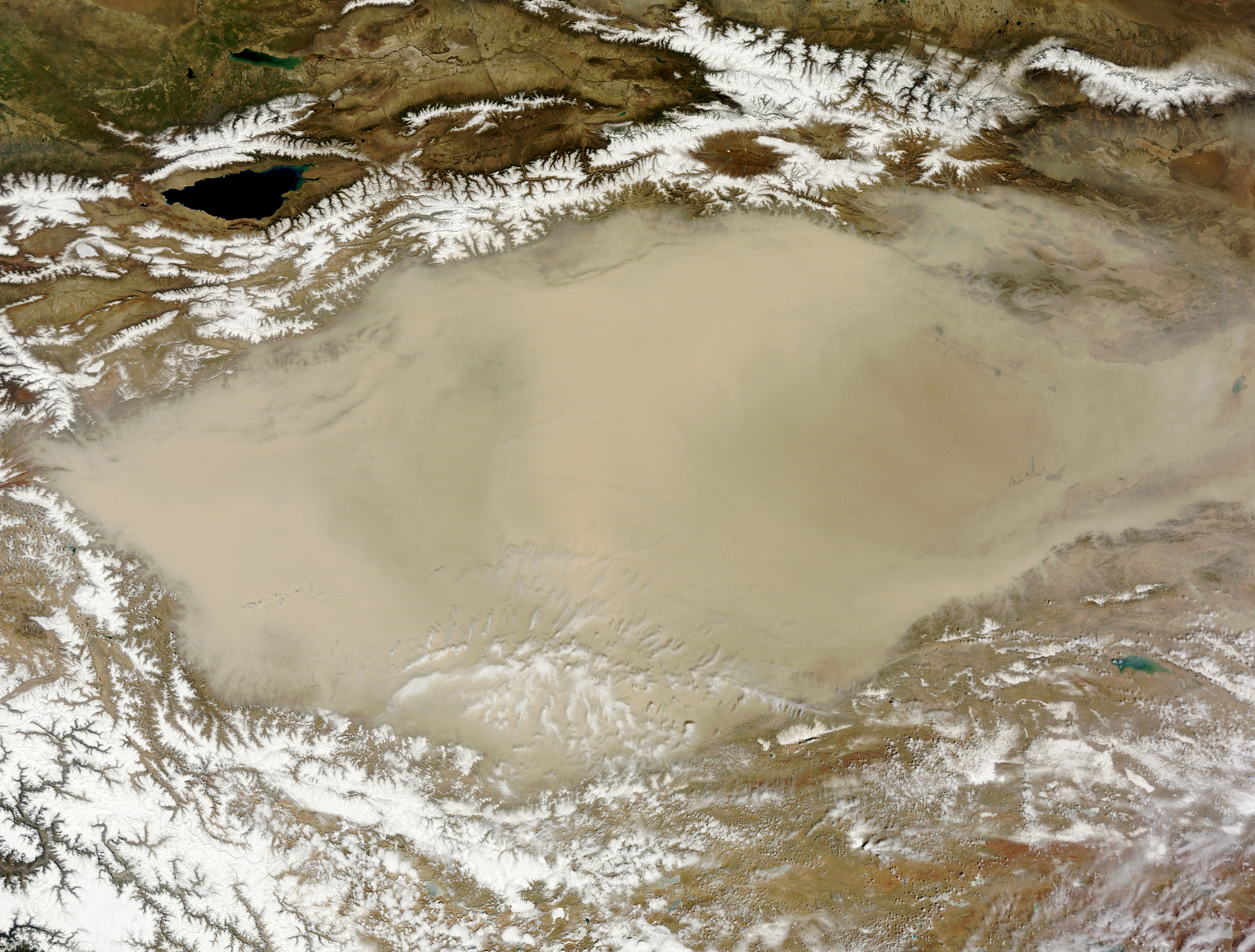 Dust storm in Taklimakan Desert, Western China - related image preview