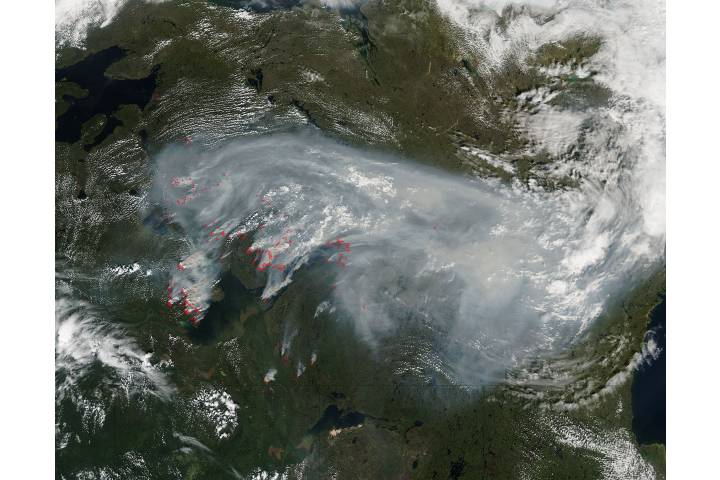 Fires and smoke in northern Canada - related imagethumbnail