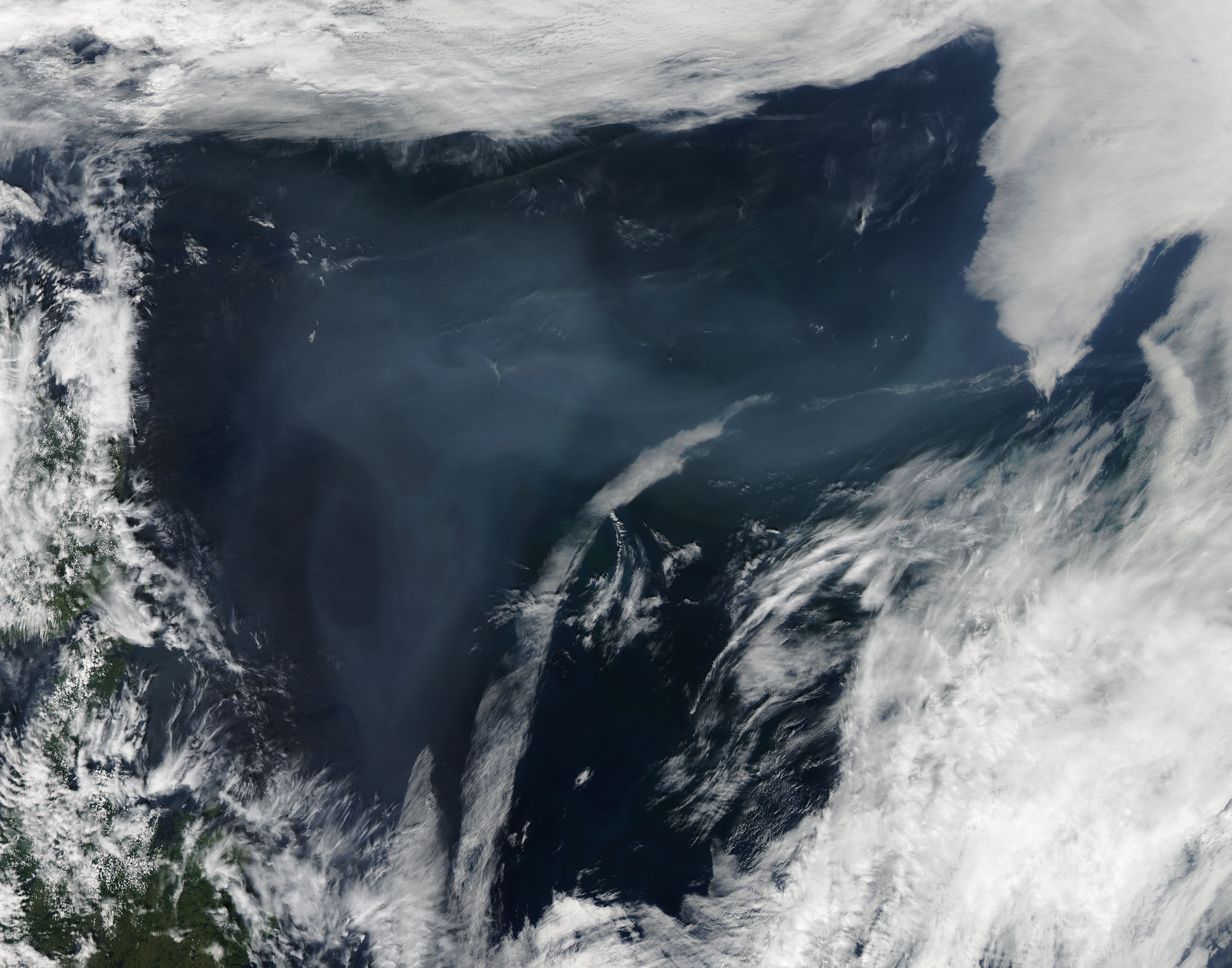 Smoke from Canadian wildfires over the North Atlantic Ocean - related imagethumbnail