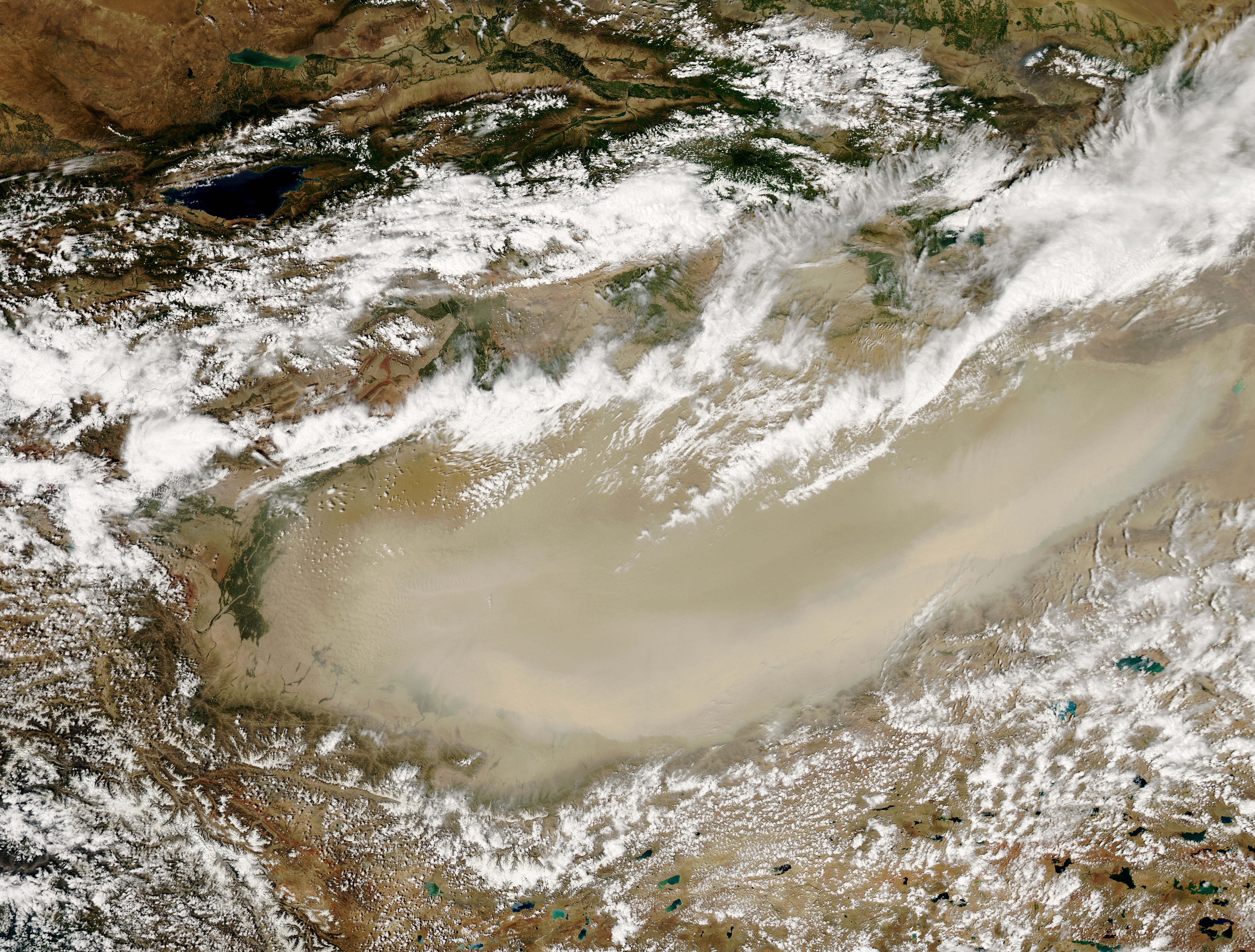 Dust storm in Taklimakan Desert, Western China - related imagethumbnail
