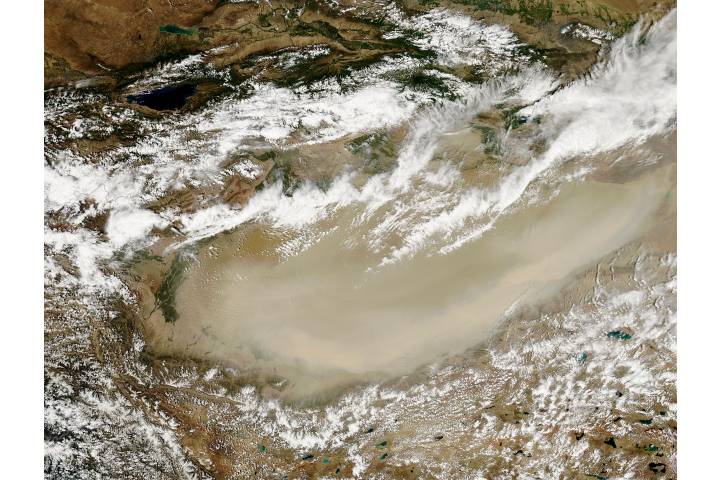 Dust storm in Taklimakan Desert, Western China - related imagethumbnail