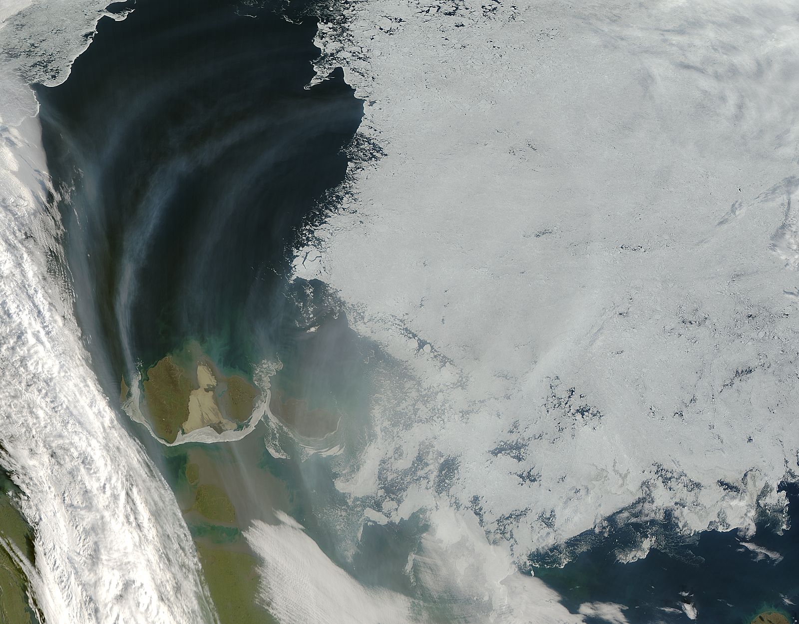 Smoke over the East Siberian Sea - related image preview