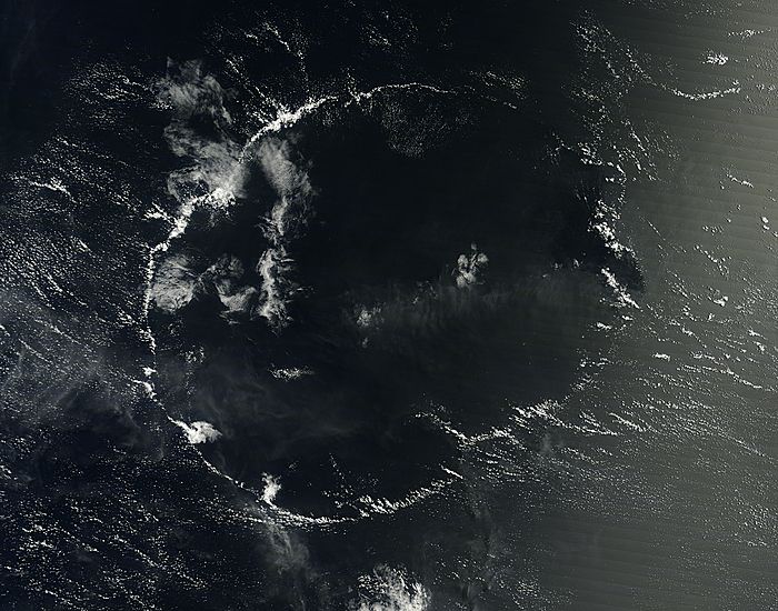 Cloud circle in the Pacific Ocean - related image preview