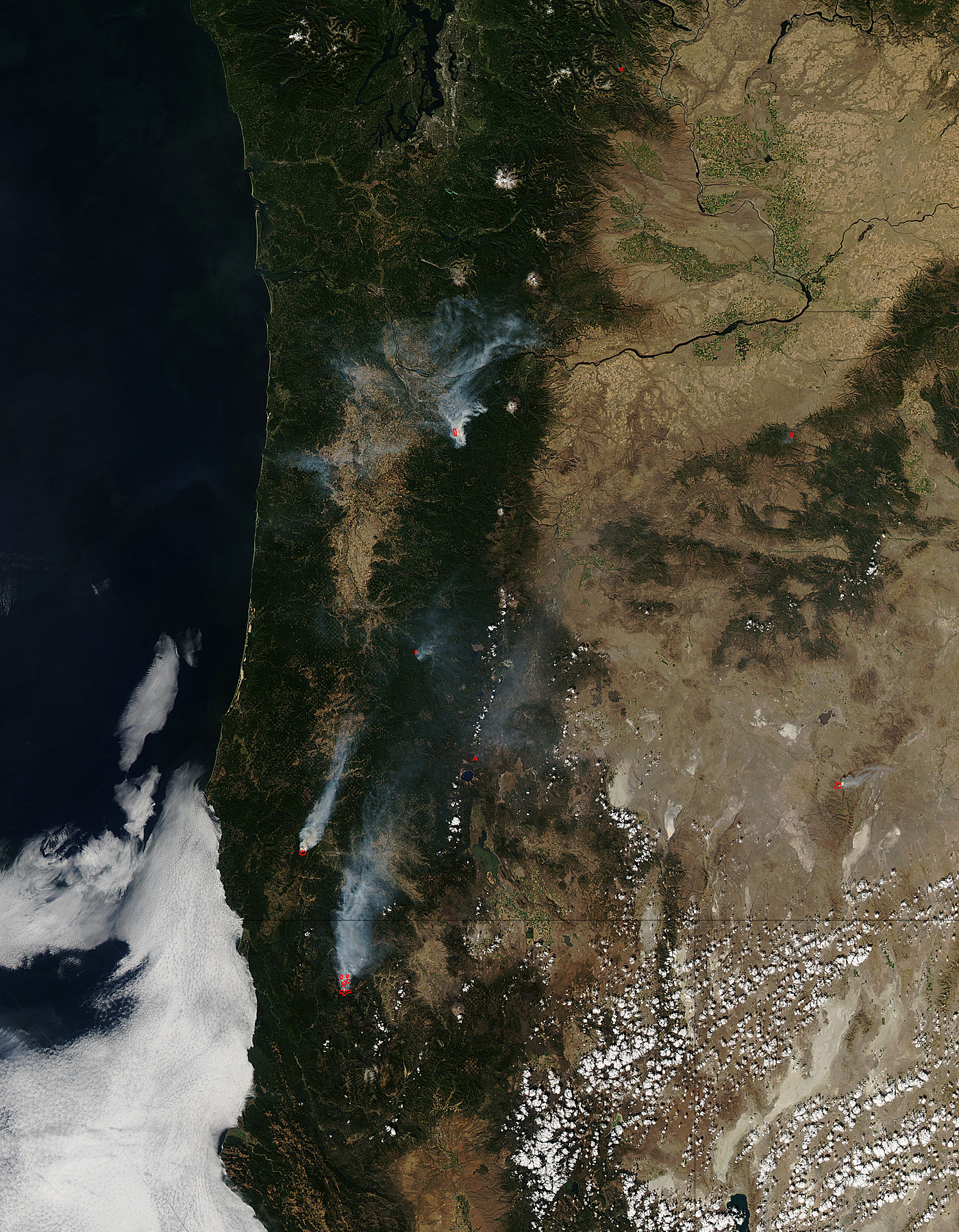 Fires in Oregon and California (afternoon overpass) - related image preview