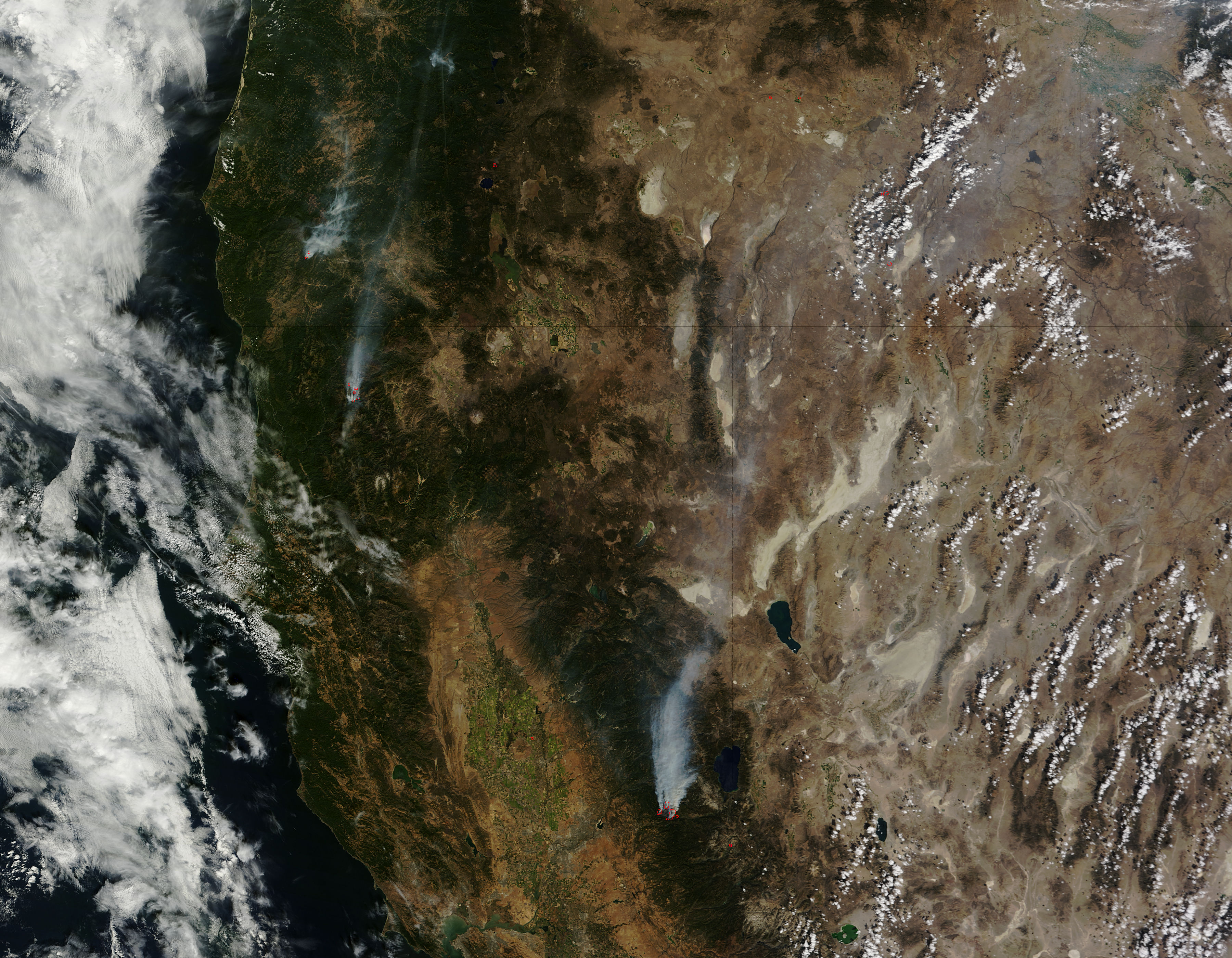 Fires in Oregon and California (morning overpass) - related image preview