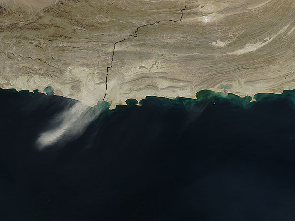 Dust storm off Pakistan (afternoon overpass) - related image preview