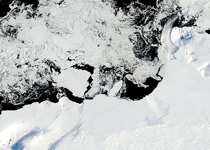 Iceberg B34 in the Amundsen Sea, Antarctica - related image preview