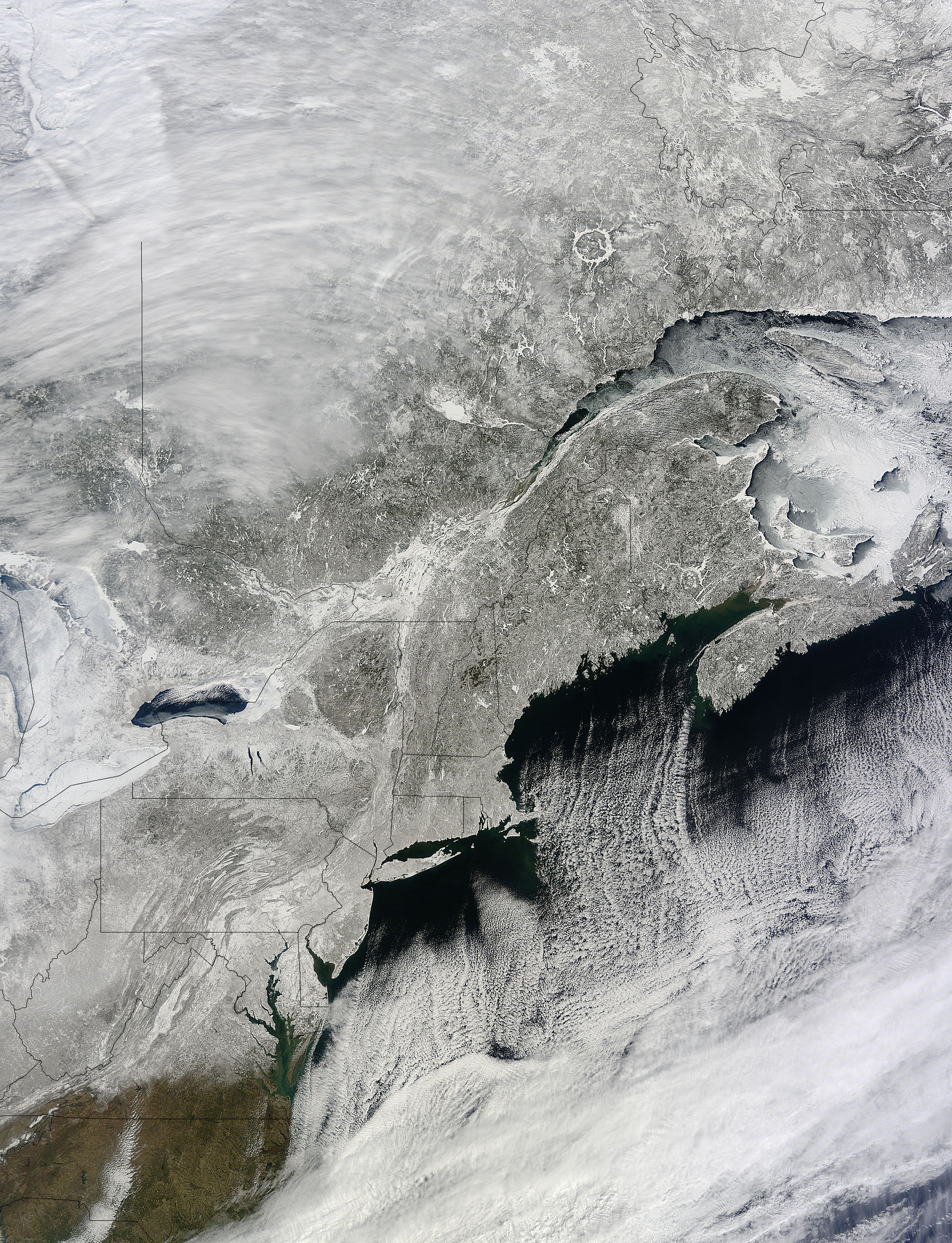 Snow over northeastern United States and Canada - related image preview