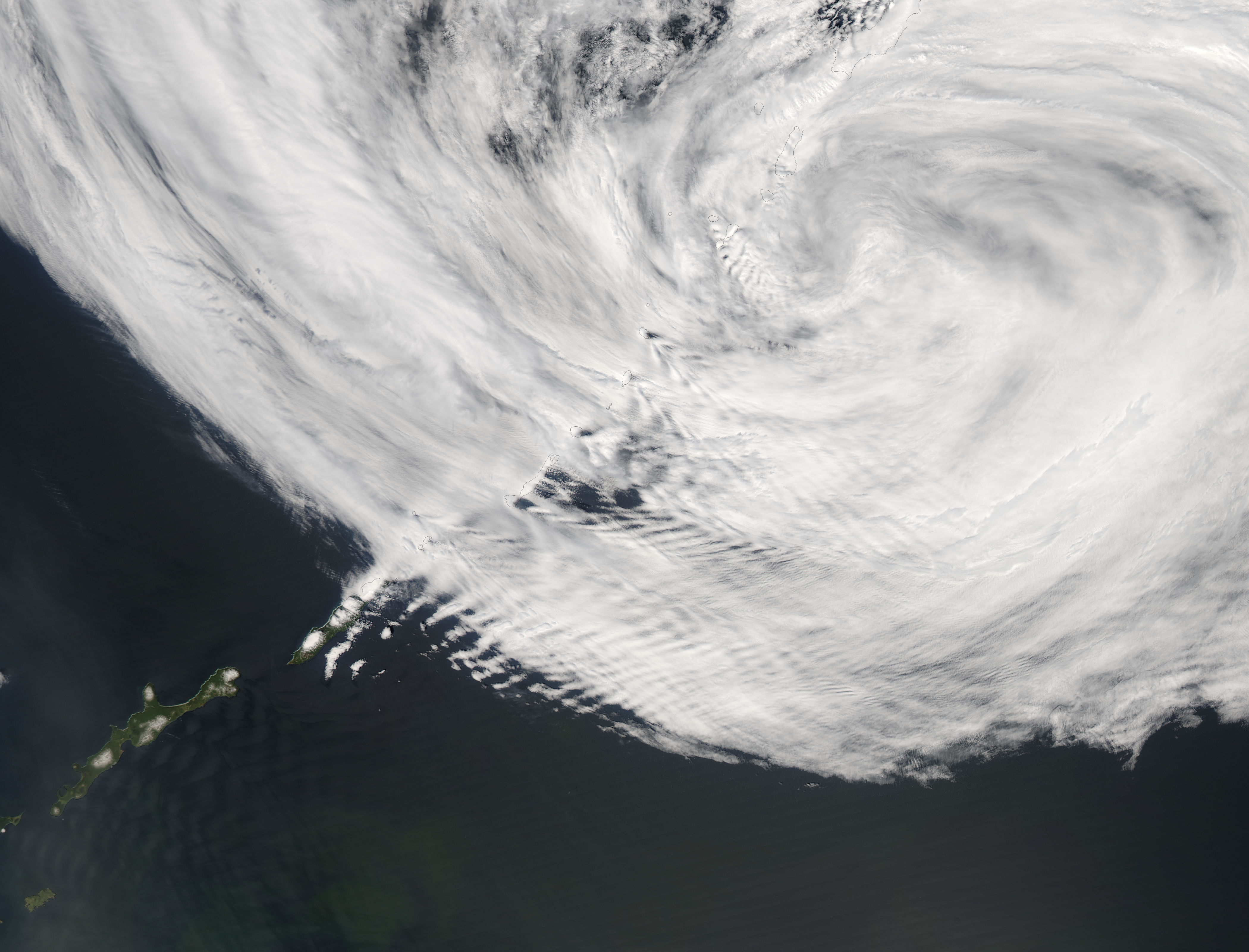 Ship-wave-shaped wave clouds induced by Kuril Islands (afternoon overpass) - related image preview
