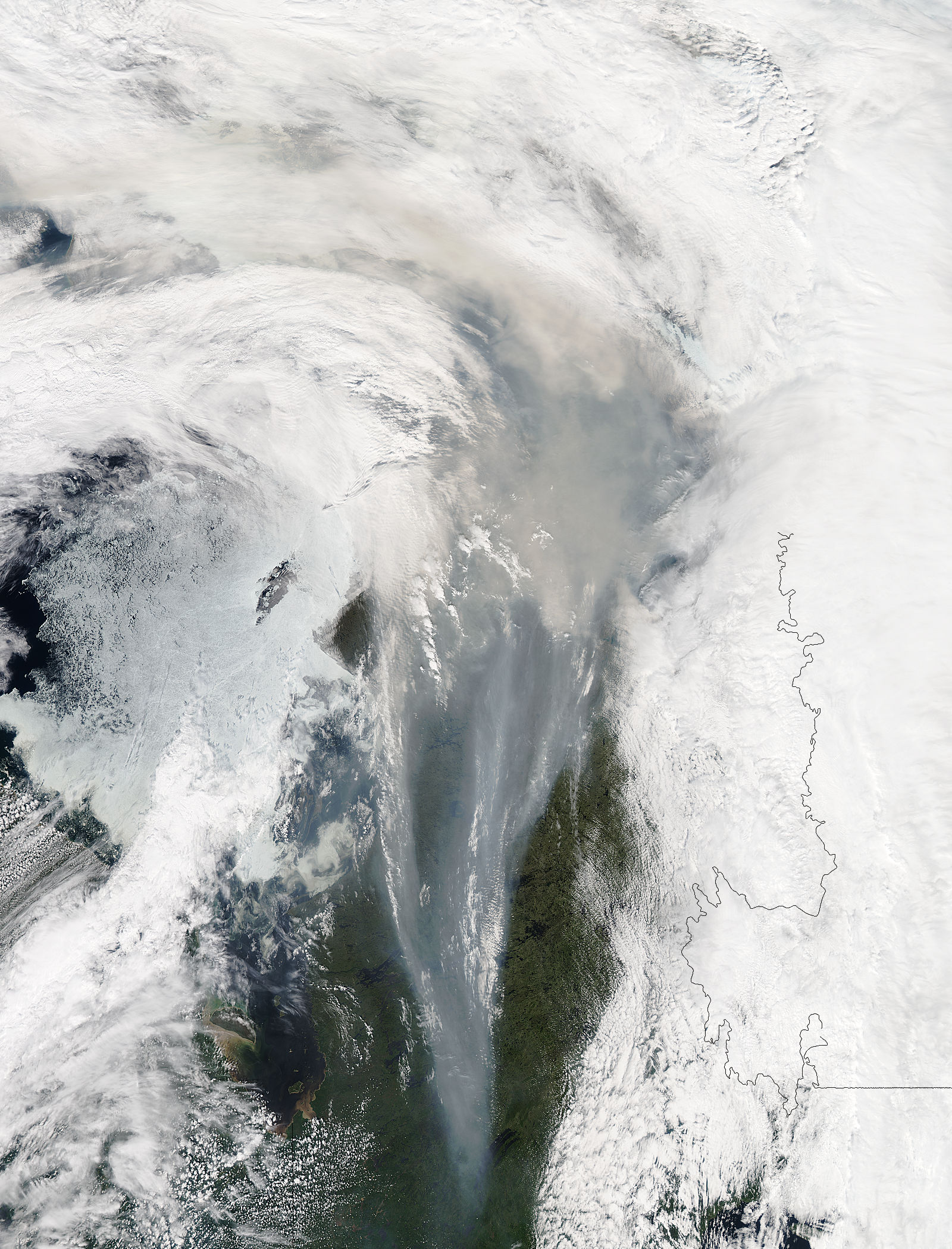 Smoke over northeastern Canada - related image preview
